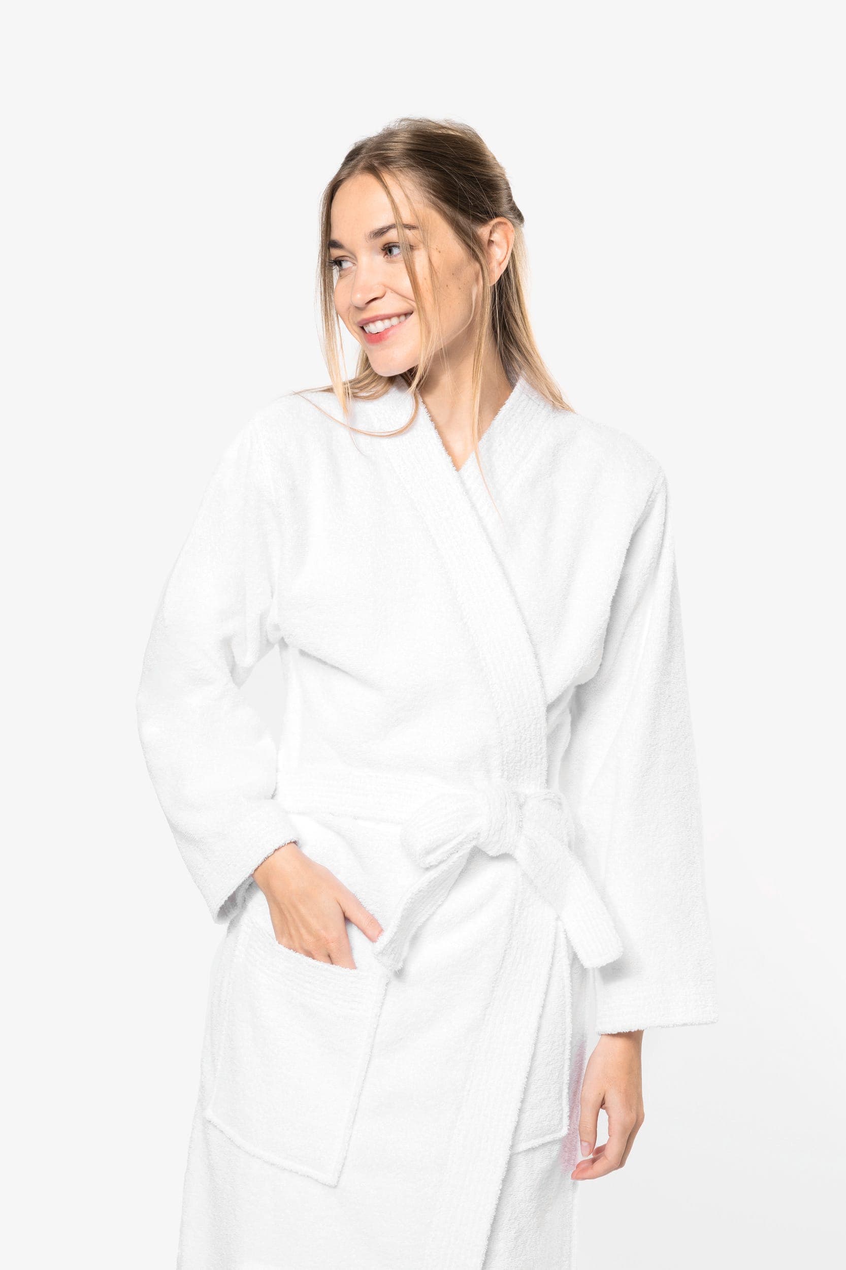 Peignoir col kimono en situation