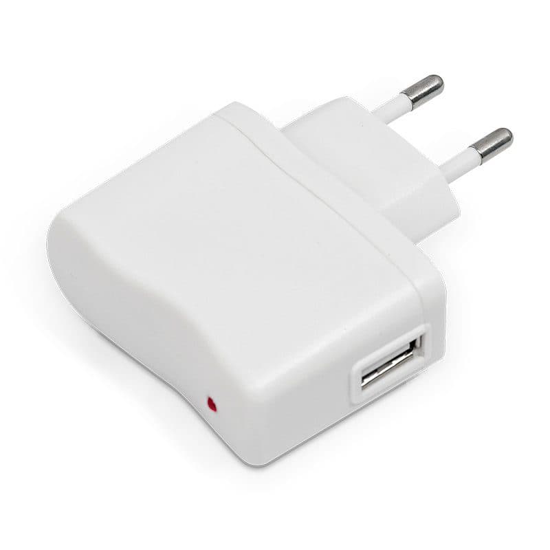 CHARGEUR ADAPTATEUR SECTEUR USB UNIVERSEL en situation