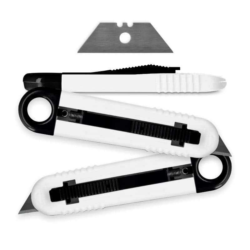 CUTTER PLASTIQUE A LAME AUTO-RETRACTABLE en situation