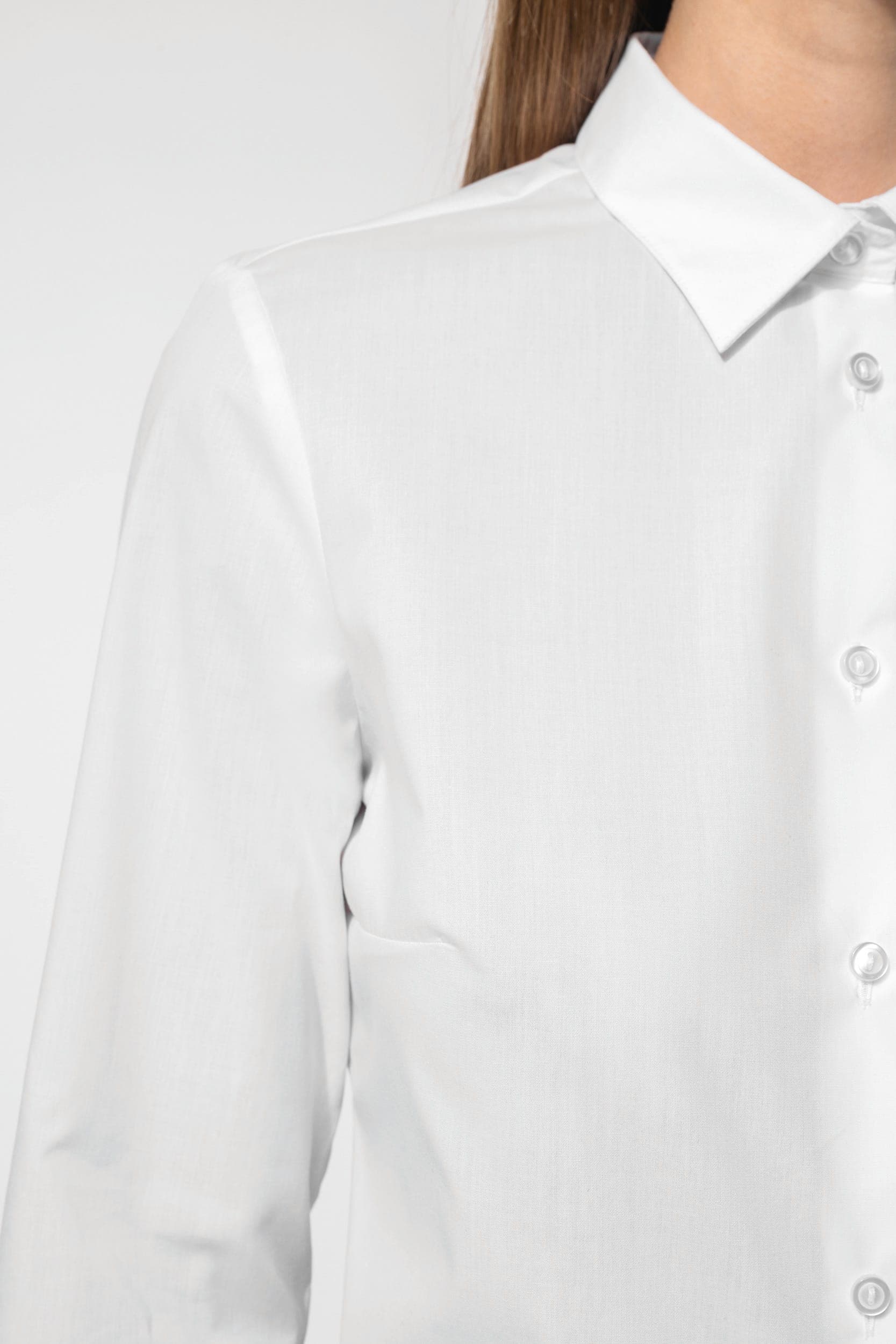 Chemise popeline polycoton sans poche entretien facile femme en situation