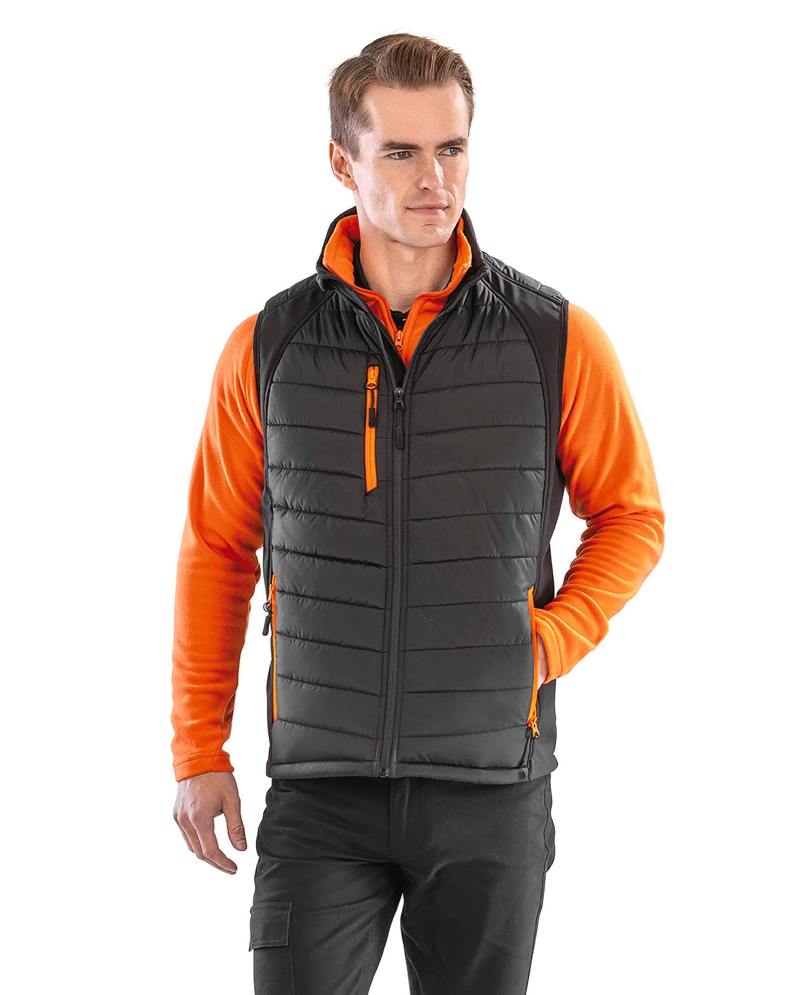 Gilet softshell rembourré black compass recyclé en situation