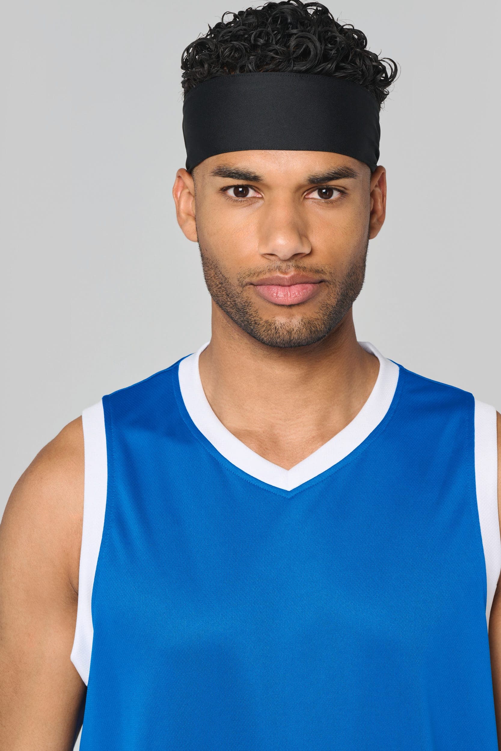 Maillot de basket-ball homme en situation