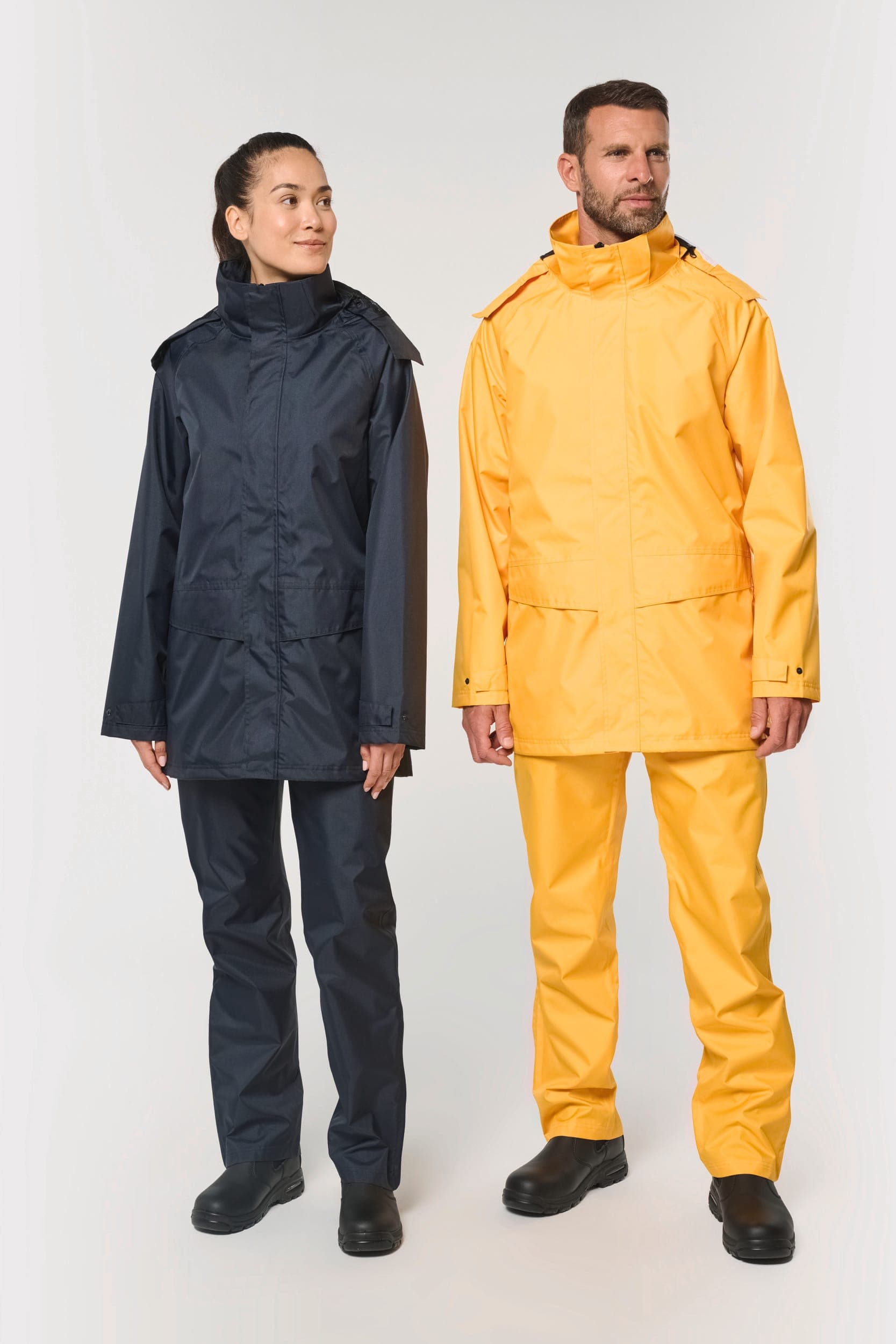 Veste de pluie unisexe en situation