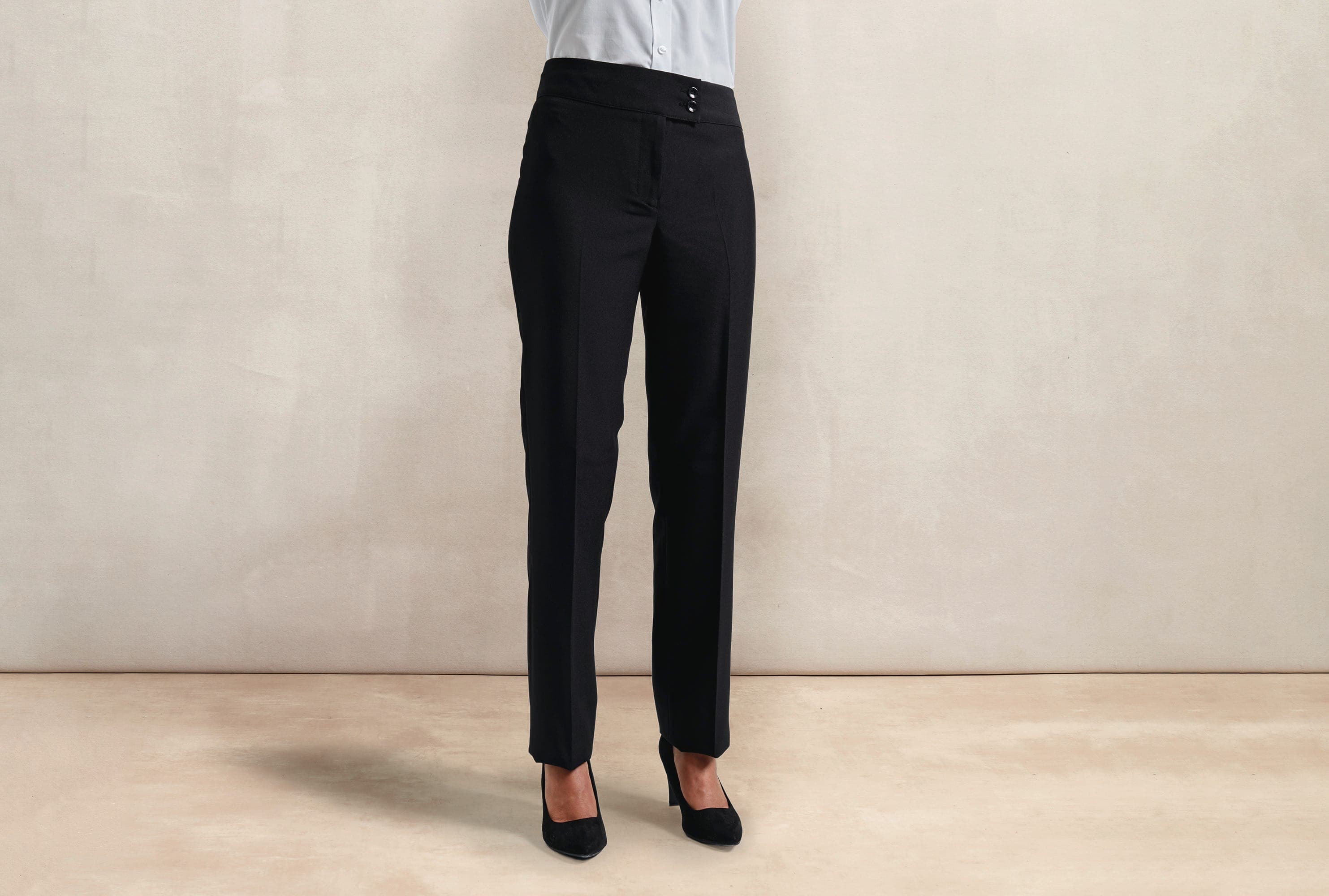 Pantalon droit "Iris" en situation