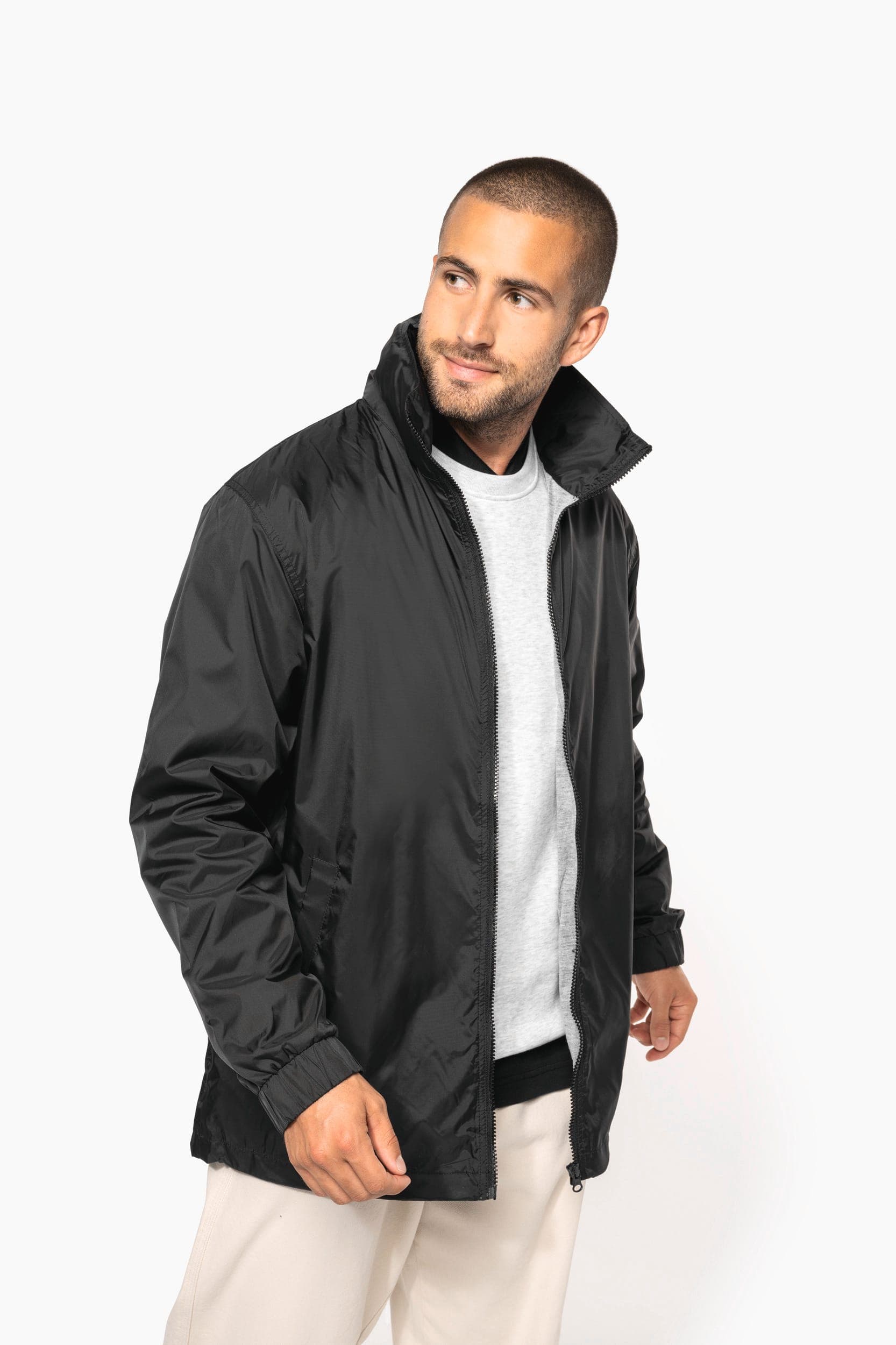 Coupe-vent doublé homme en situation