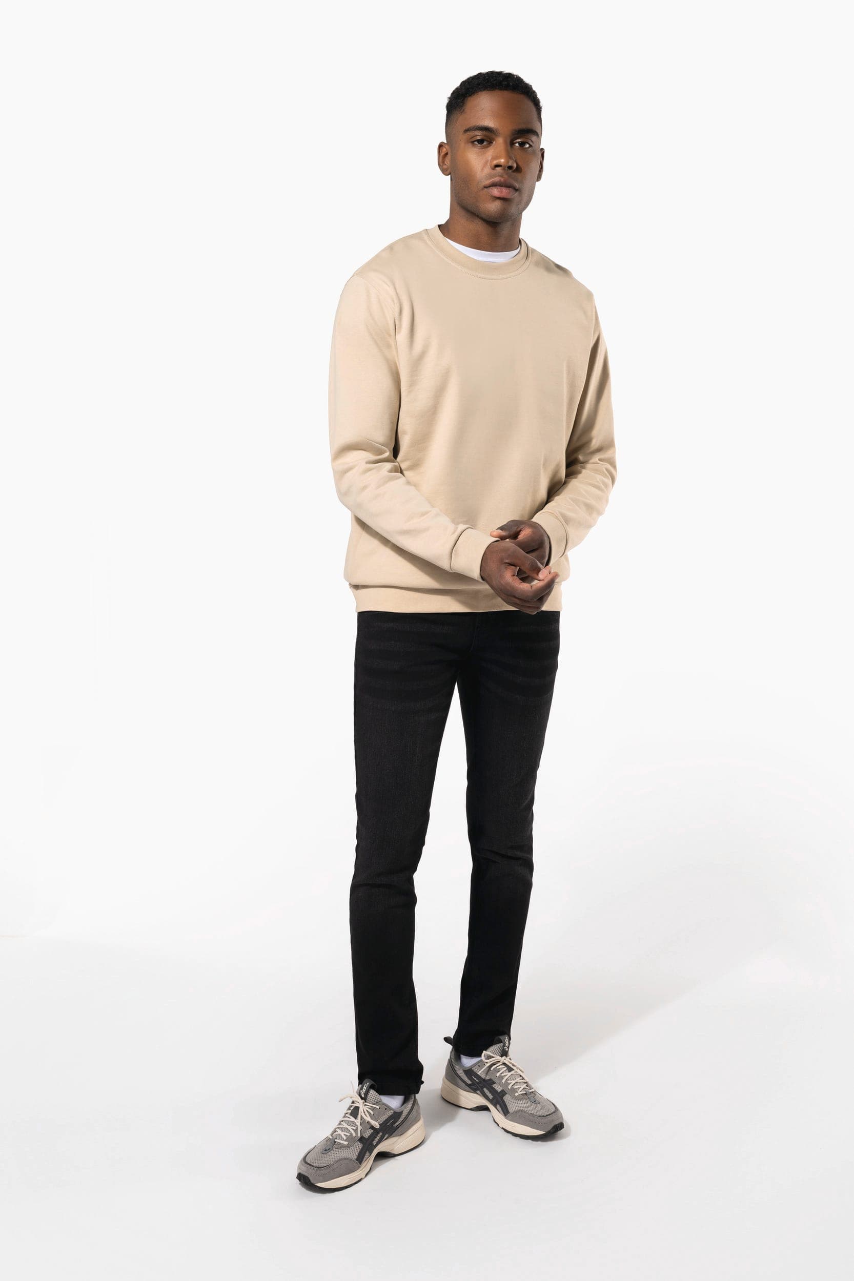Jean basic homme en situation