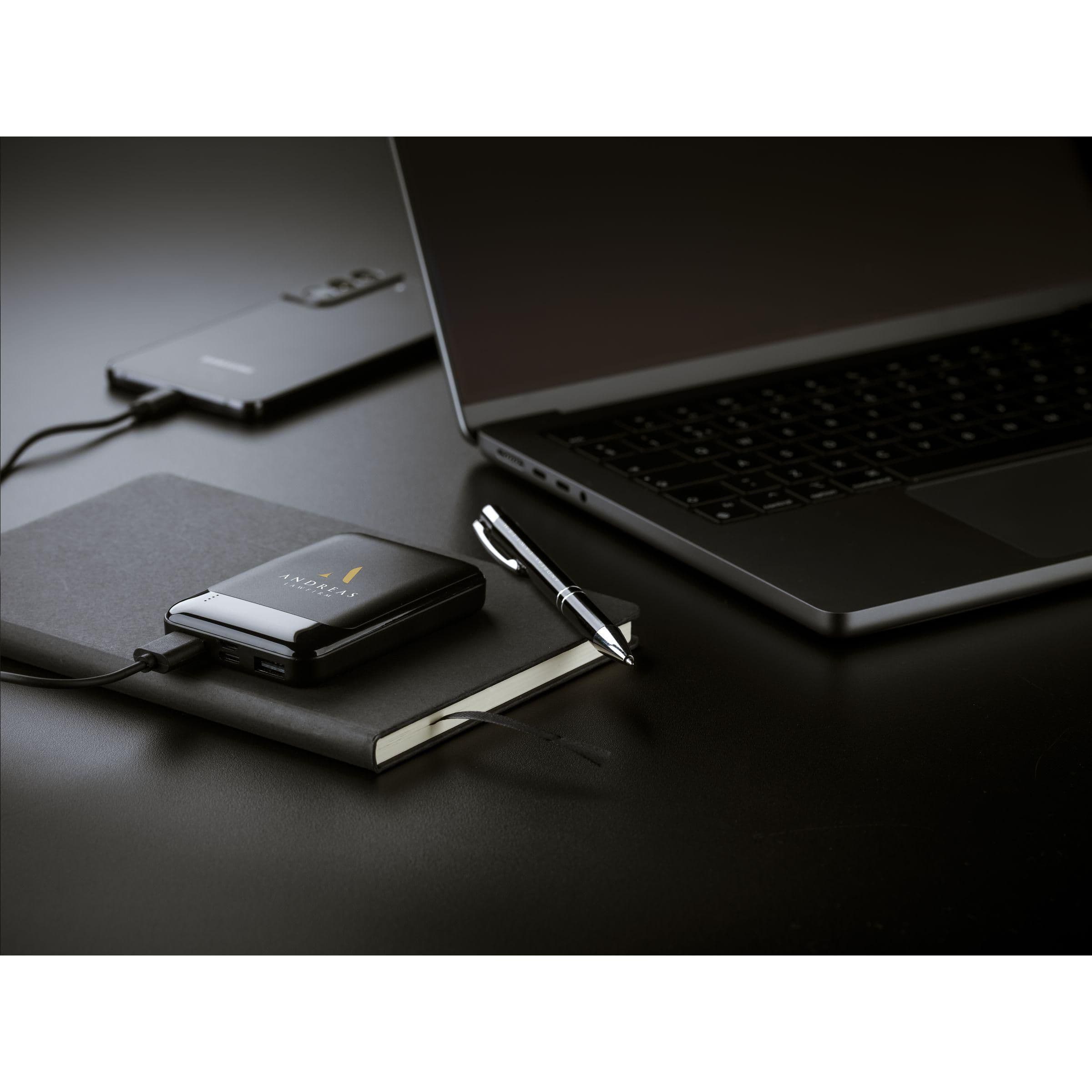 Powerbank Compact 5000 RCS recyclé ABS en situation