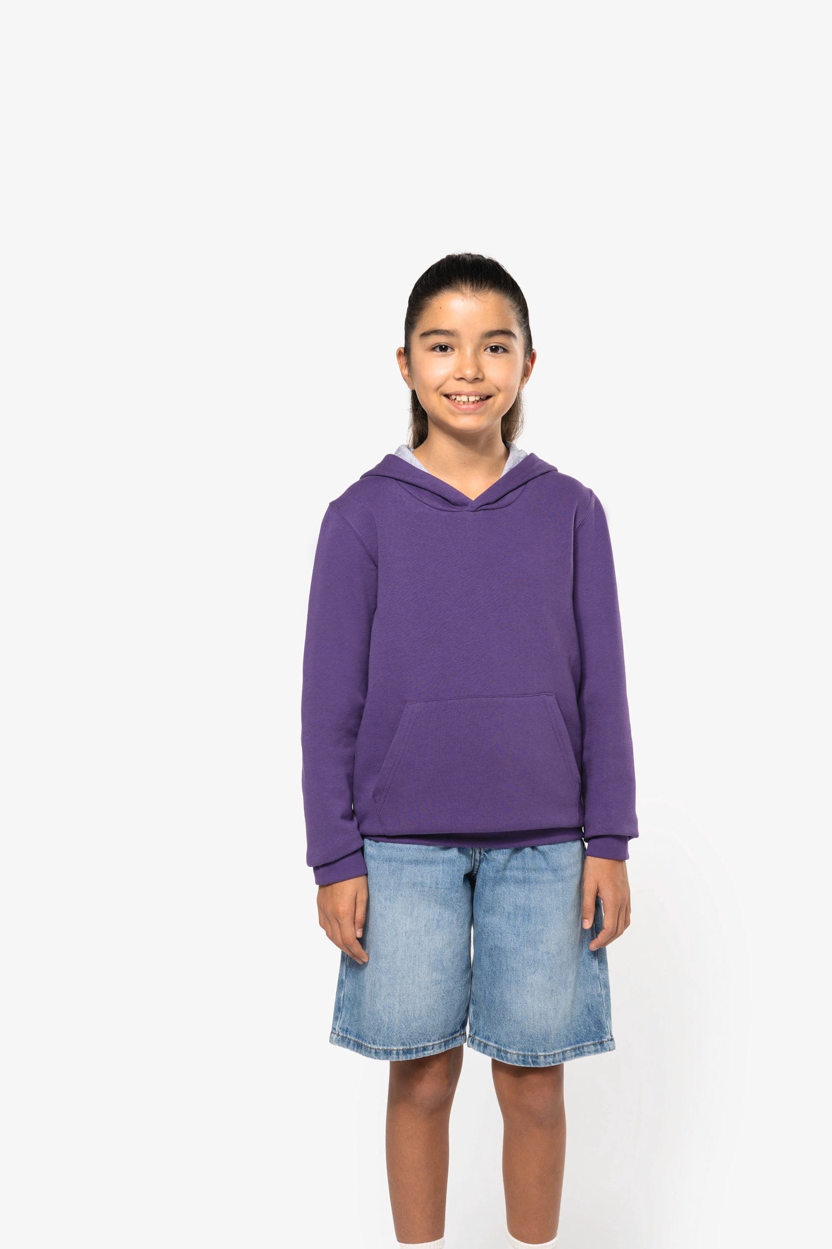 Sweat-shirt capuche contrastée enfant en situation