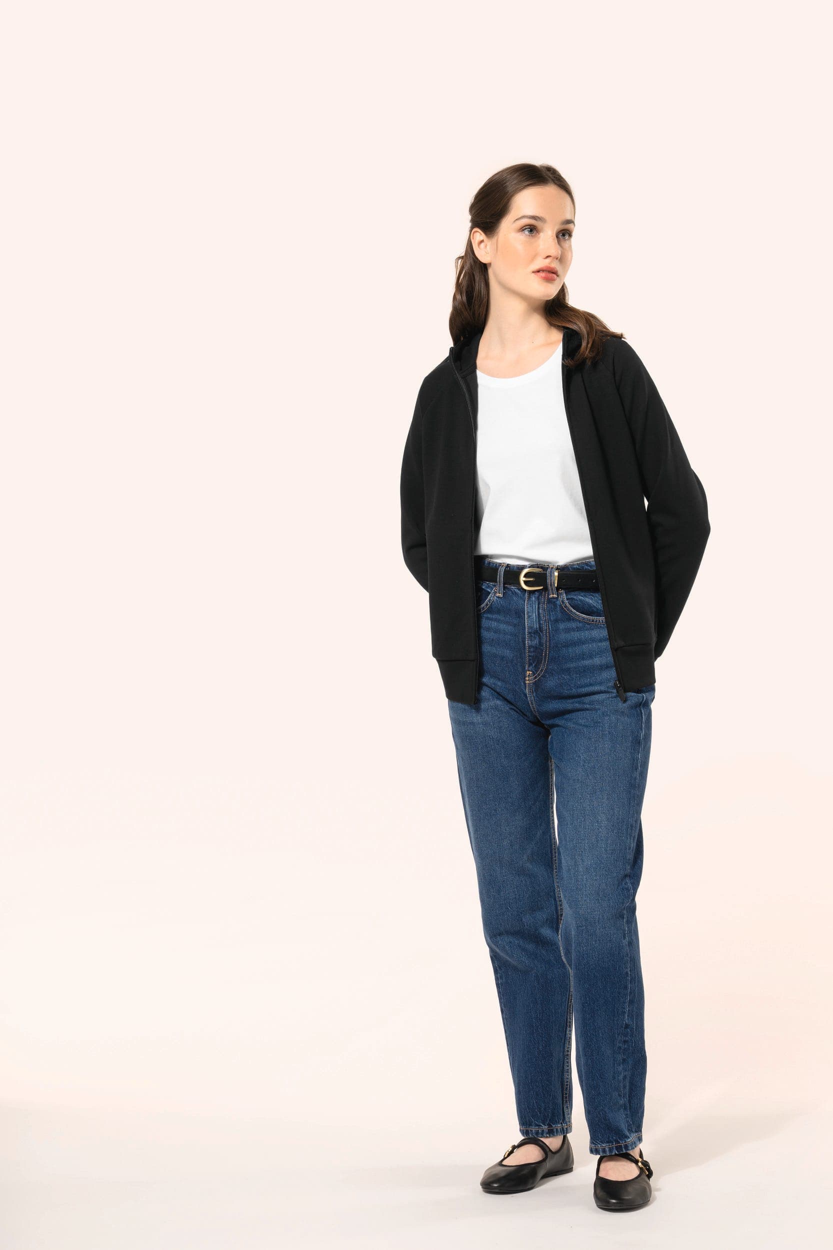 Veste zippée à capuche femme en situation