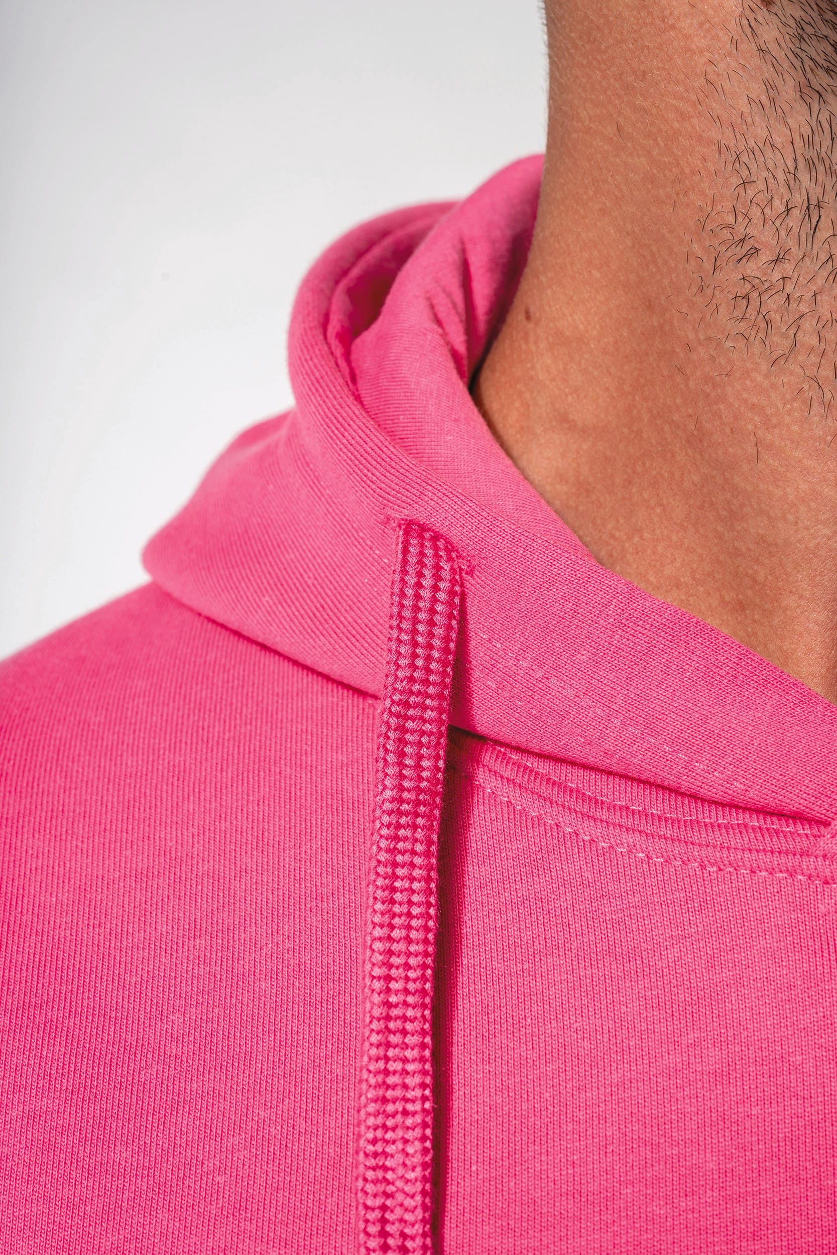 Sweat-shirt capuche homme en situation