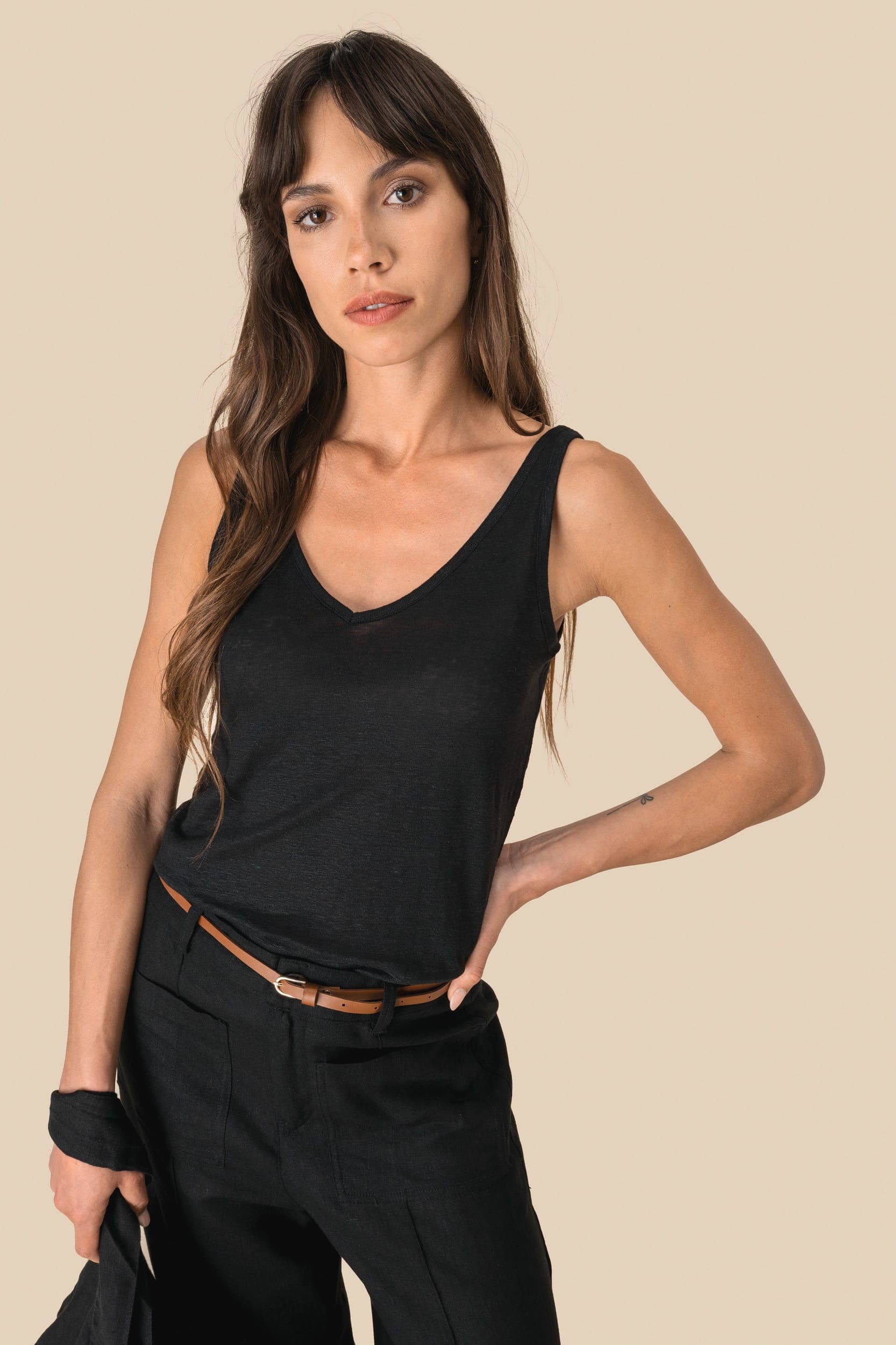 Débardeur en lin femme en situation