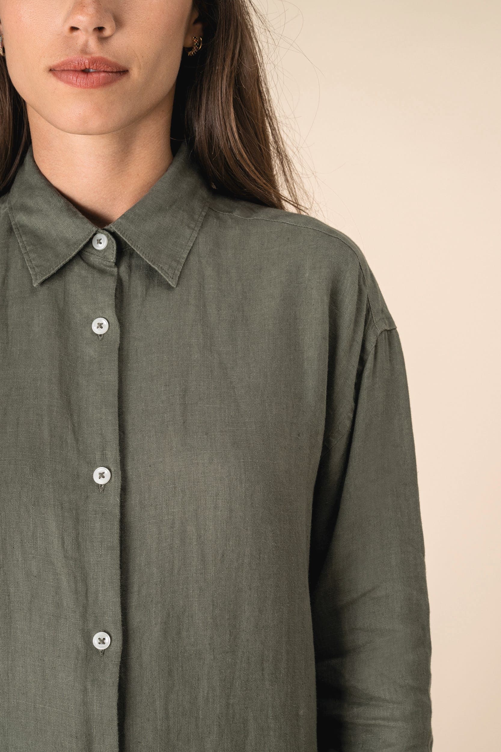 Robe chemise en lin femme en situation