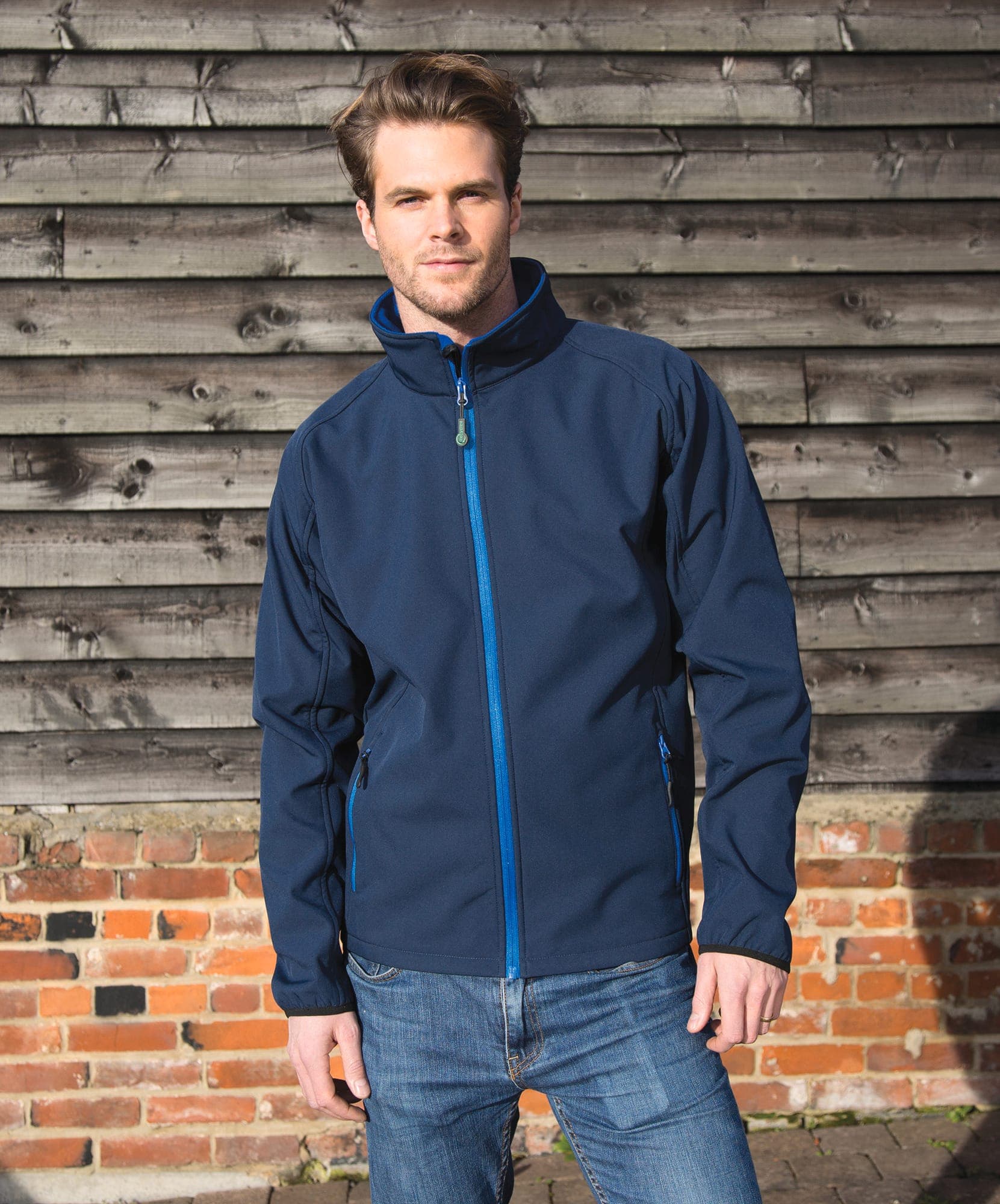 Veste Softshell Homme Printable en situation