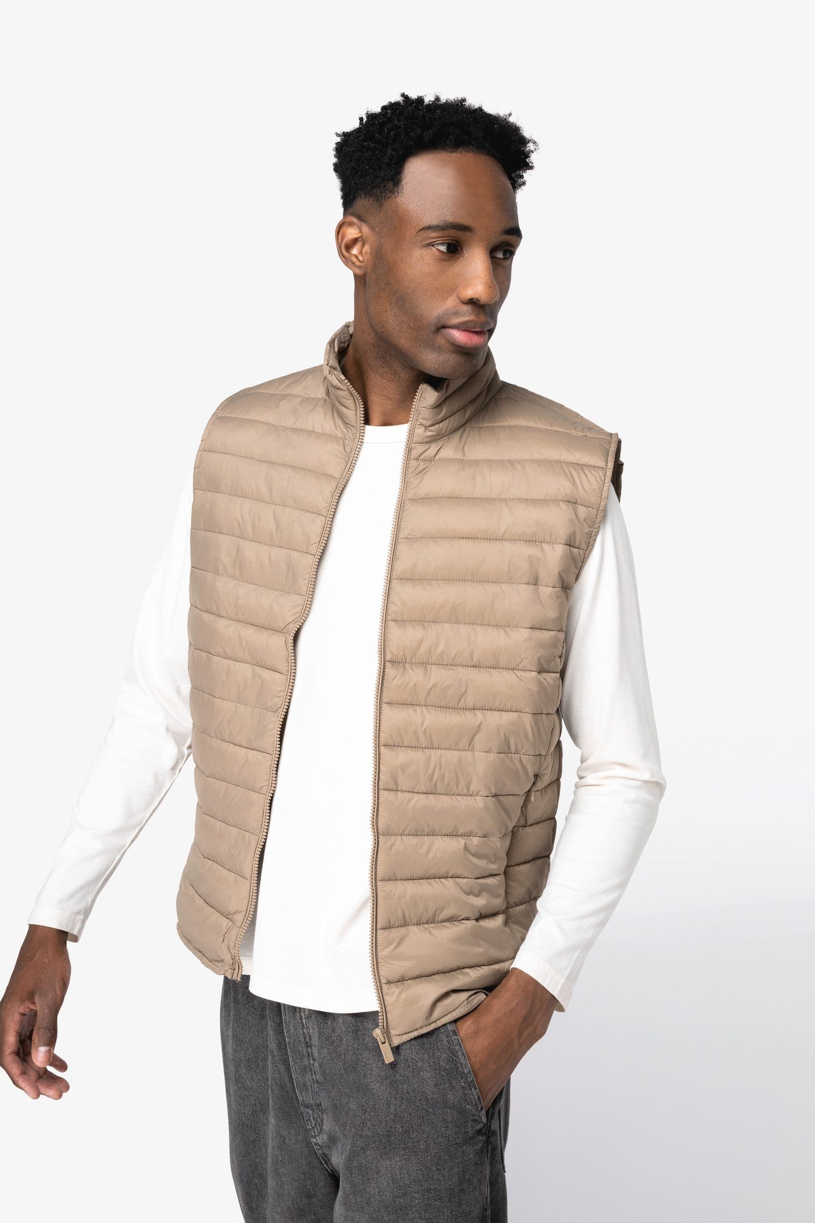 Bodywarmer écoresponsable léger homme en situation