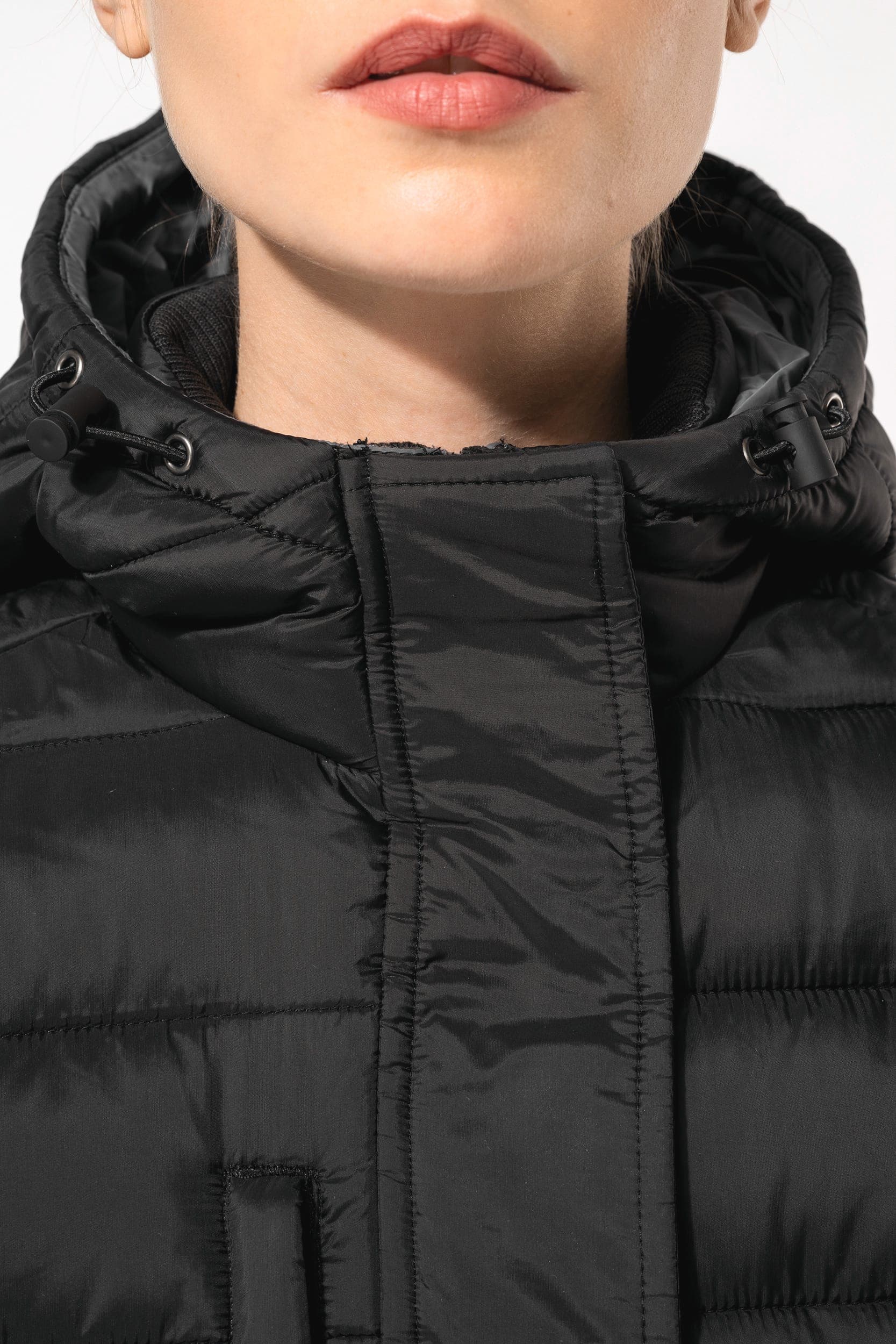Parka doudoune légère à capuche femme en situation