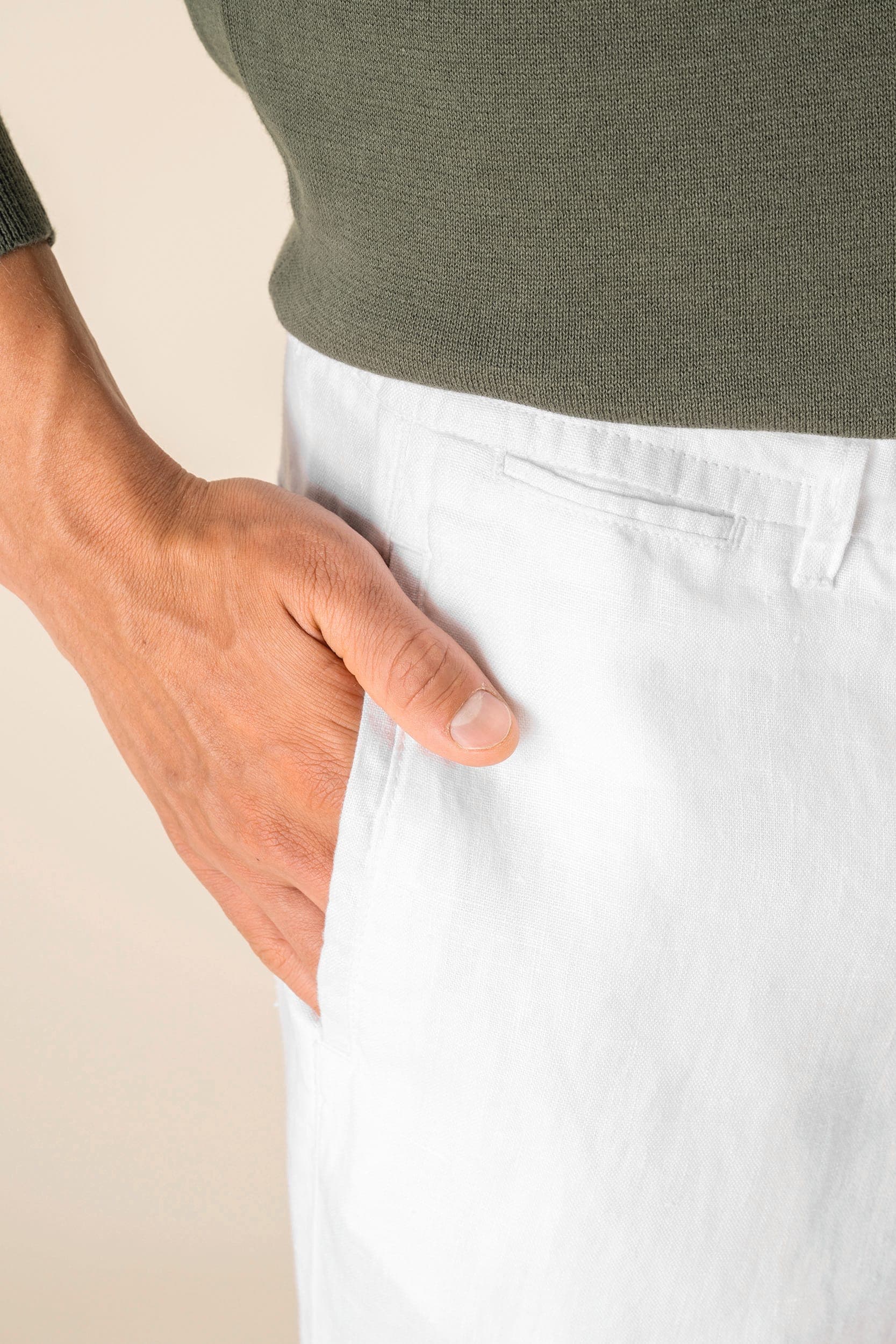 Pantalon délavé en lin homme en situation