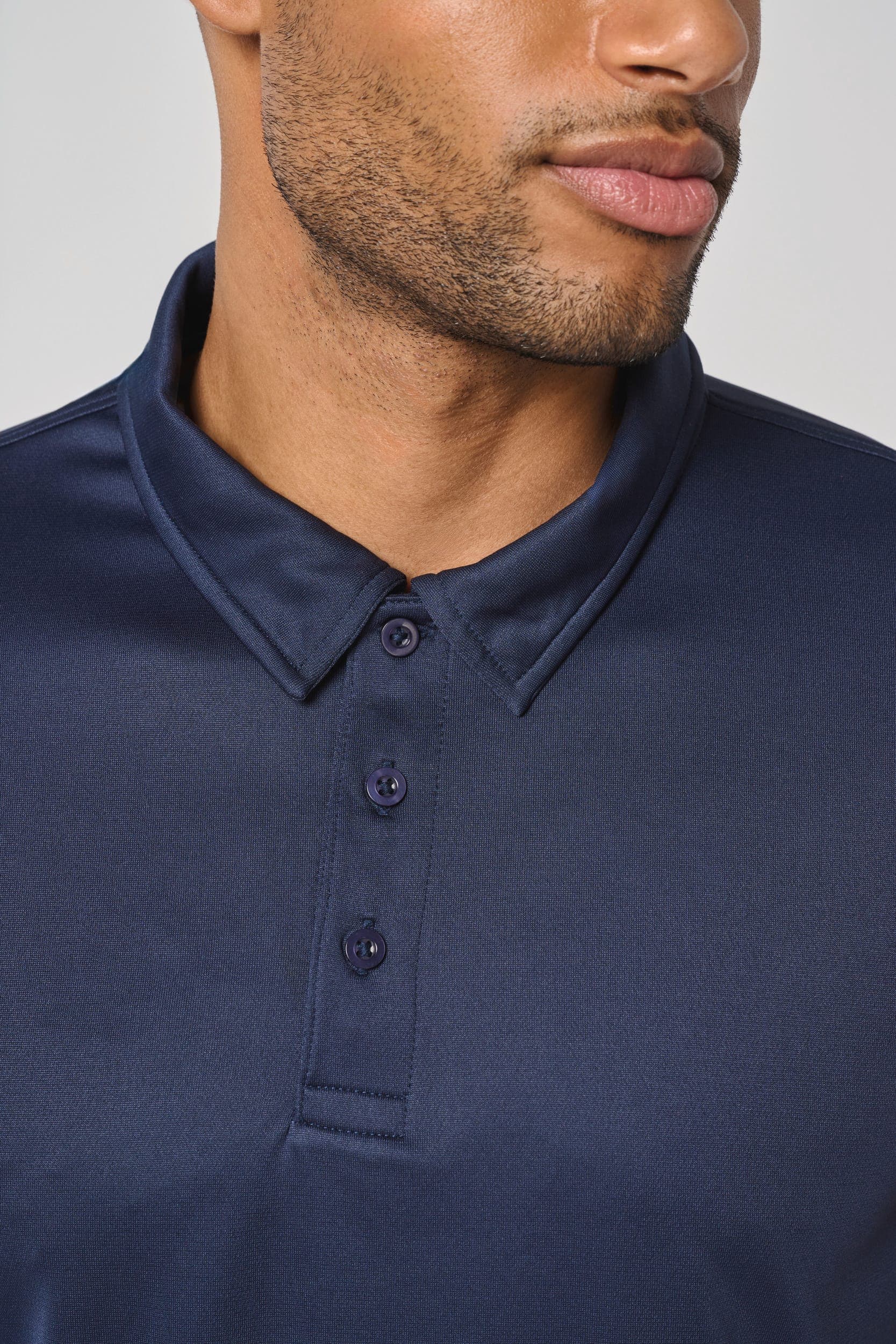 Polo sport manches courtes en situation