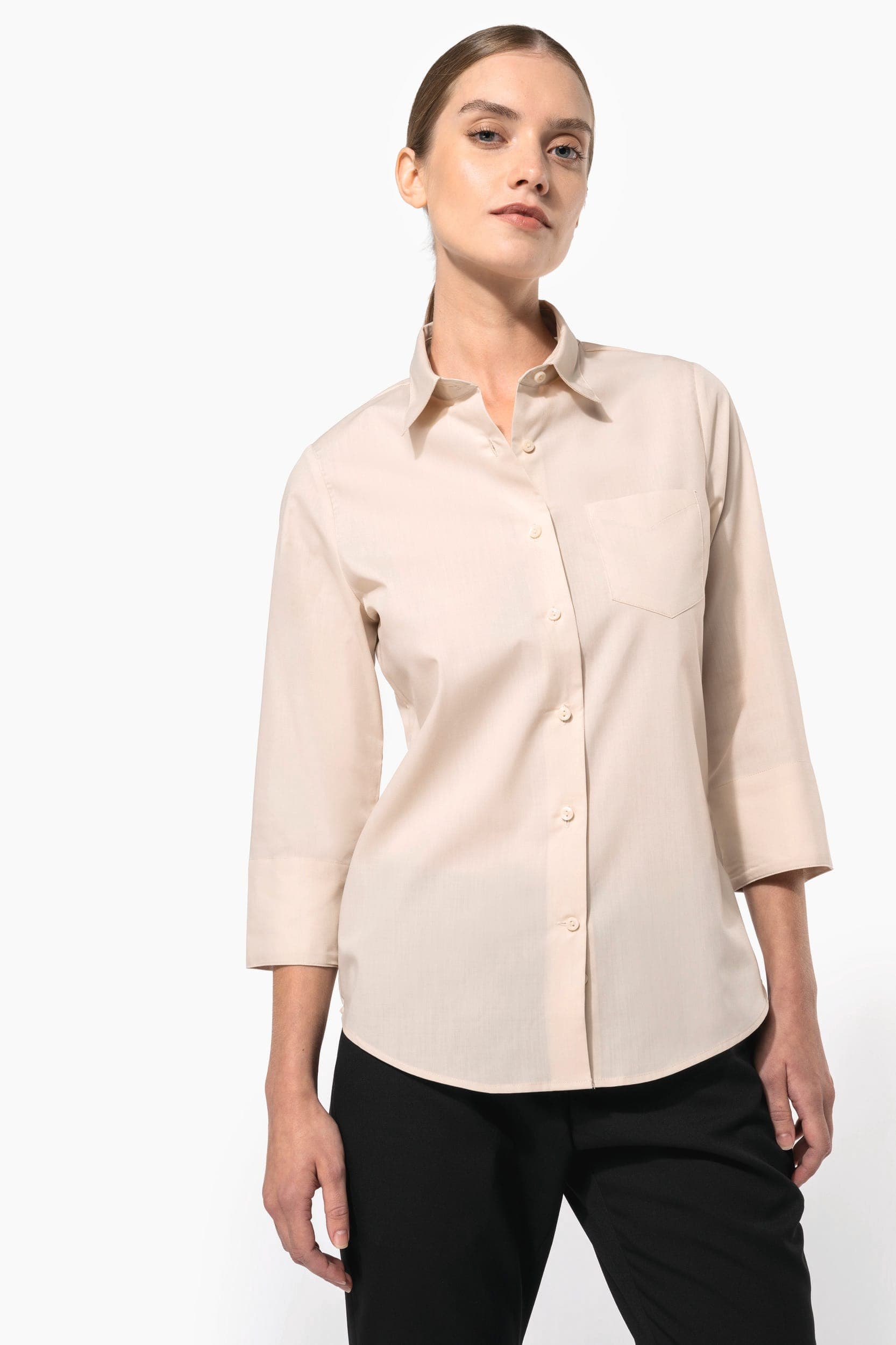 Chemise popeline polycoton manches 3/4 entretien facile femme en situation