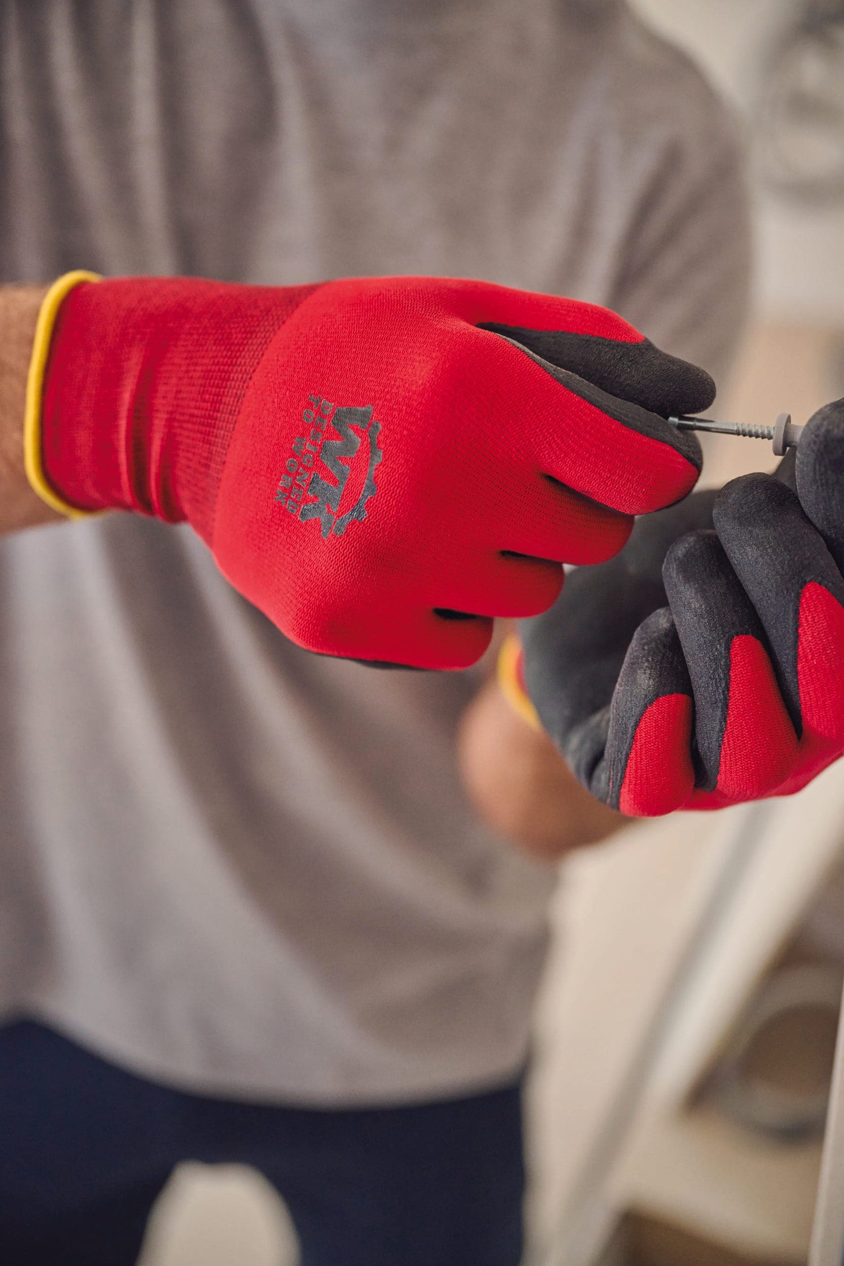 Gants de manutention de précision en situation
