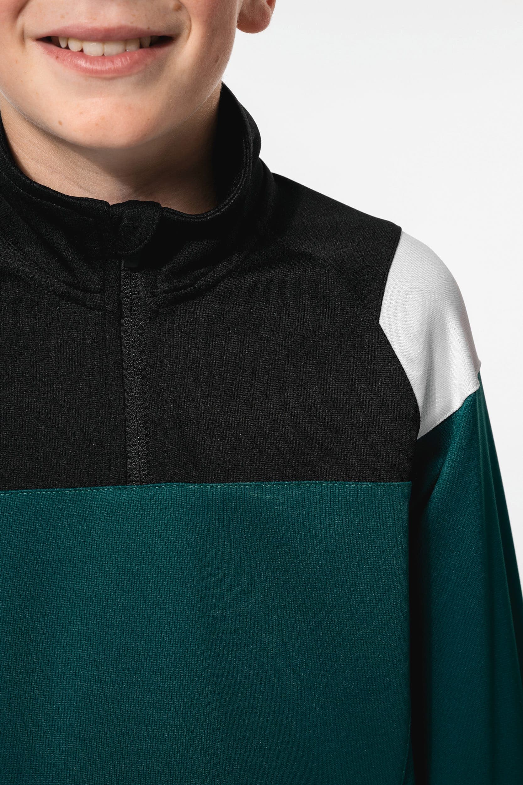 Sweat d'entrainement 1/4 zip enfant en situation