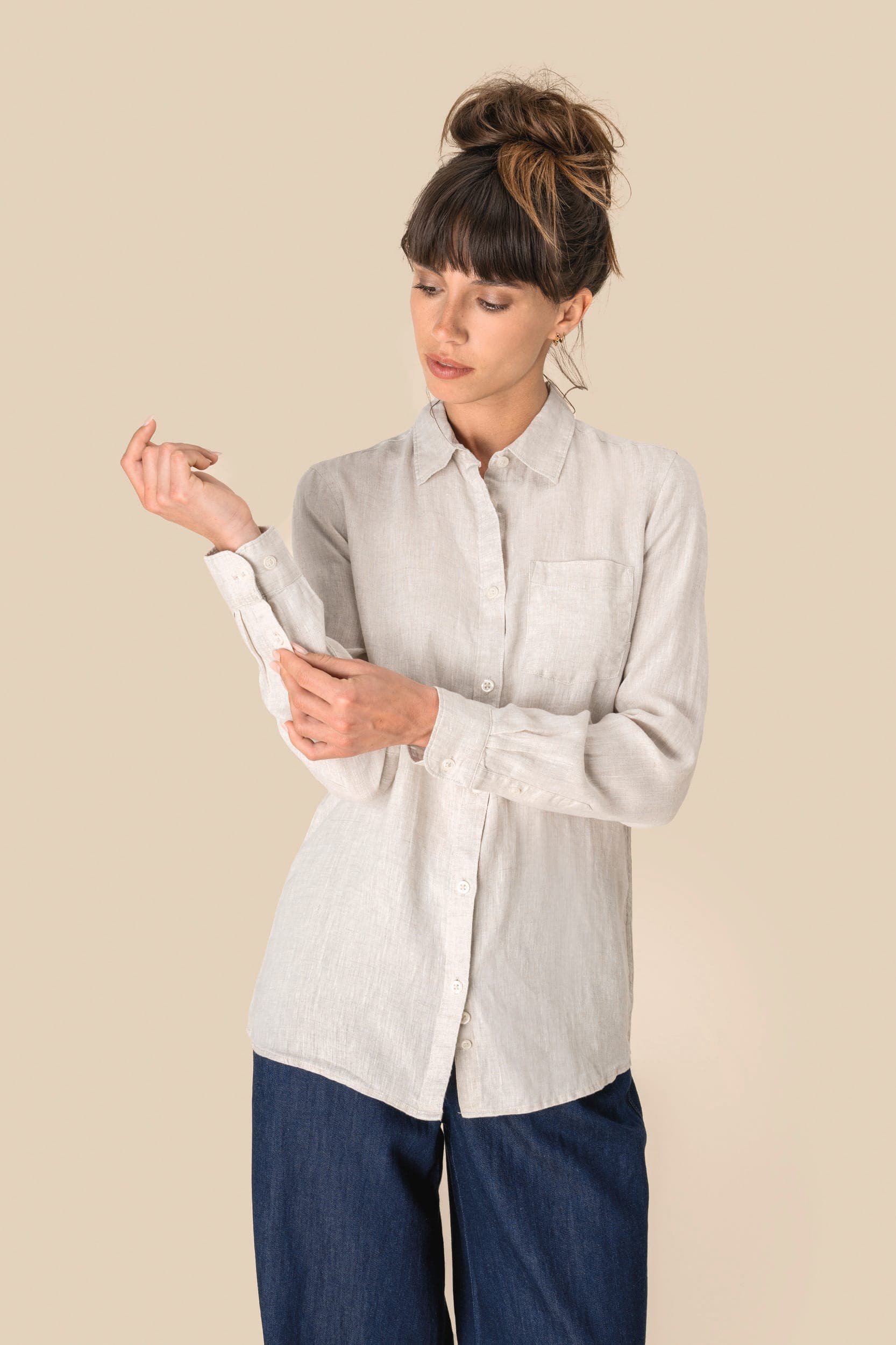 Chemise en lin femme en situation