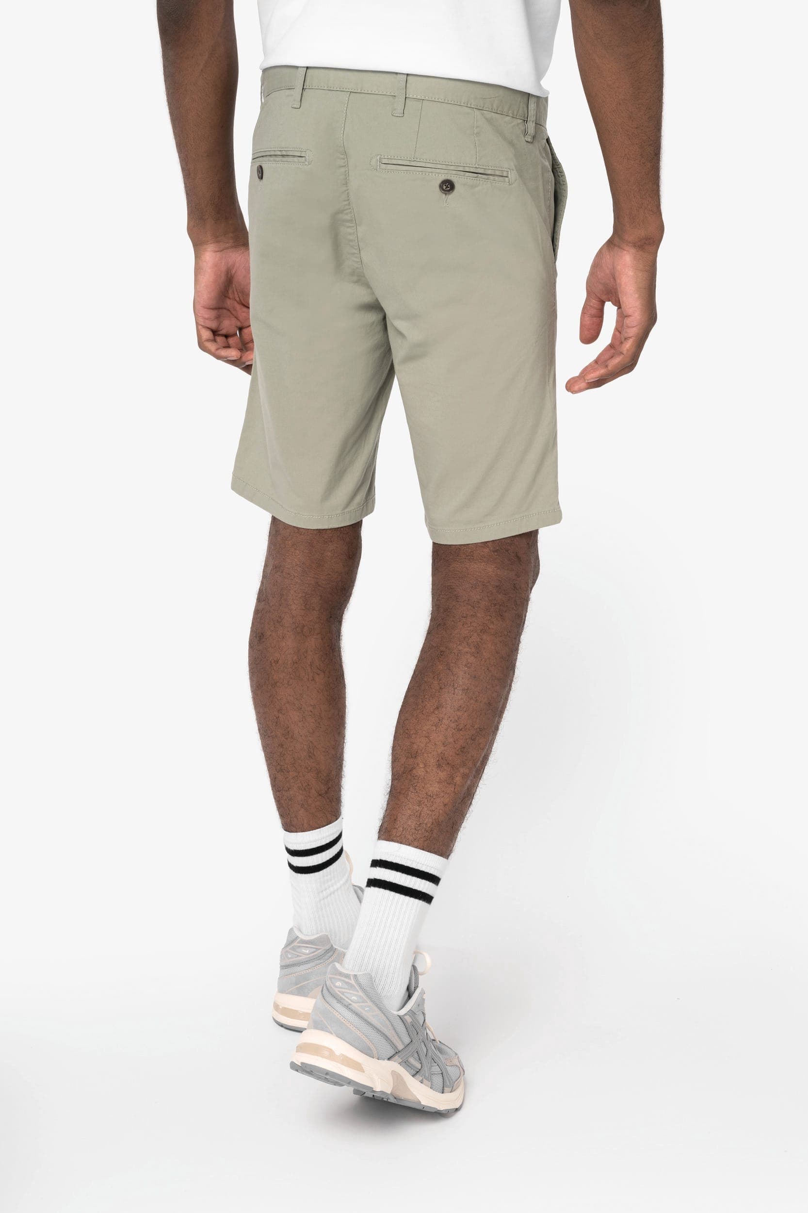 Bermuda chino écoresponsable homme en situation