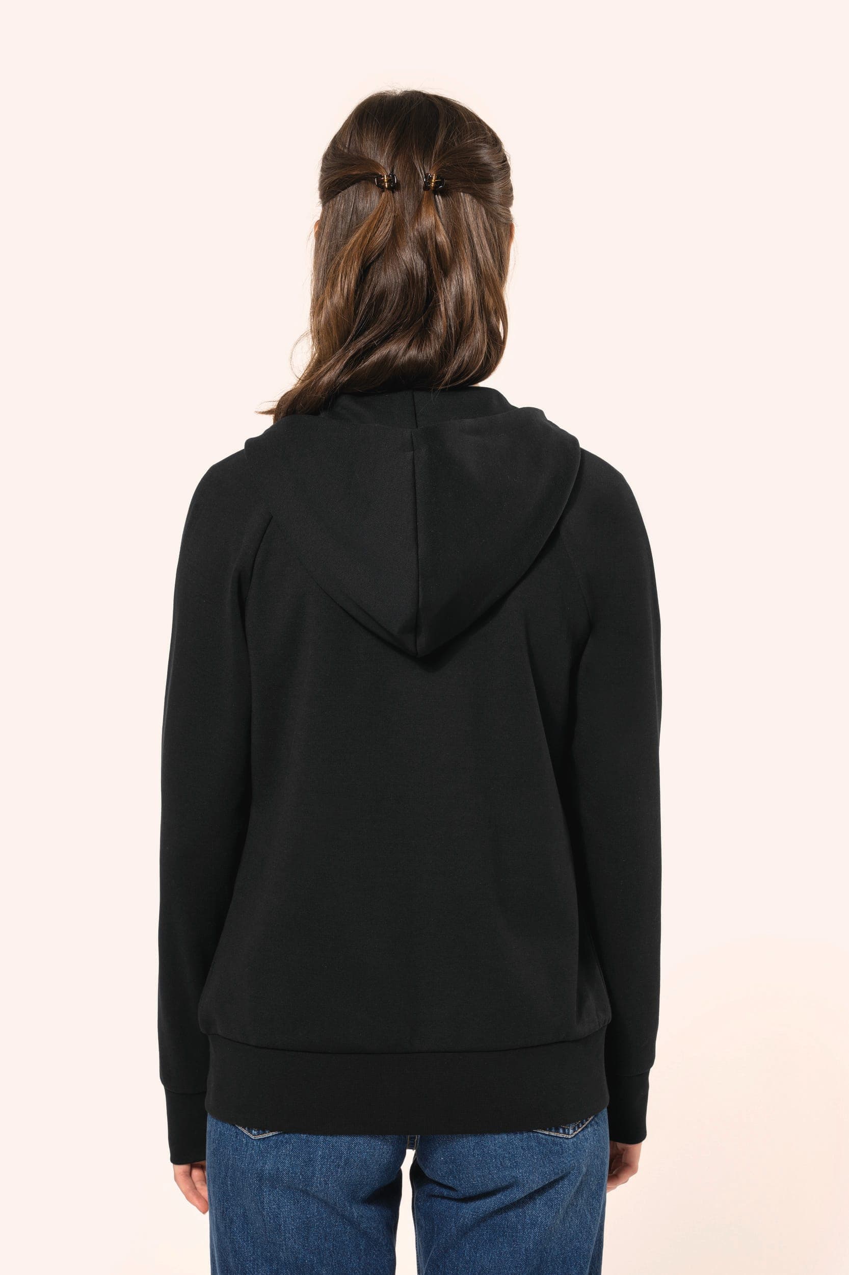 Veste zippée à capuche femme en situation