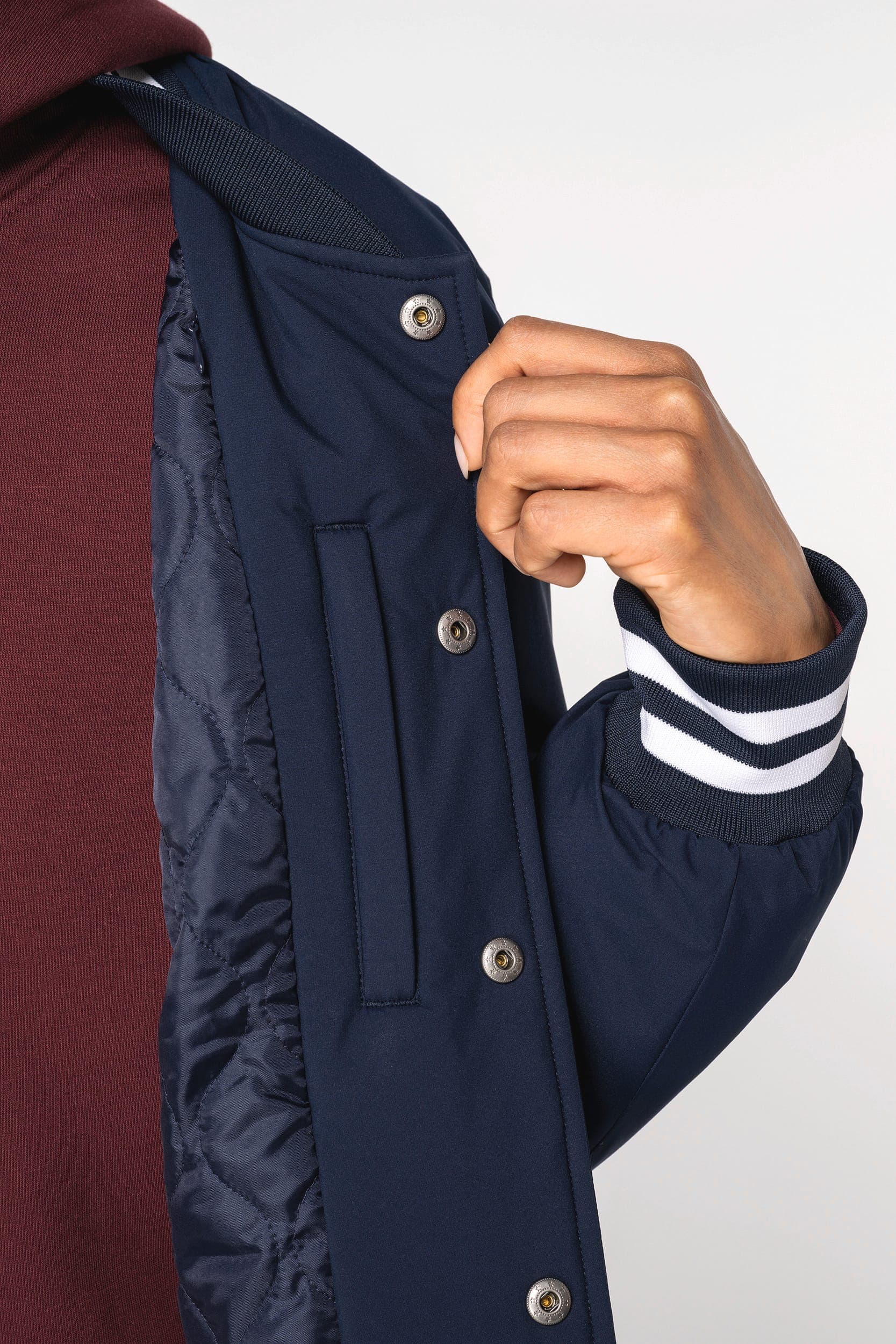 Veste teddy rembourrée écoresponsable unisexe en situation