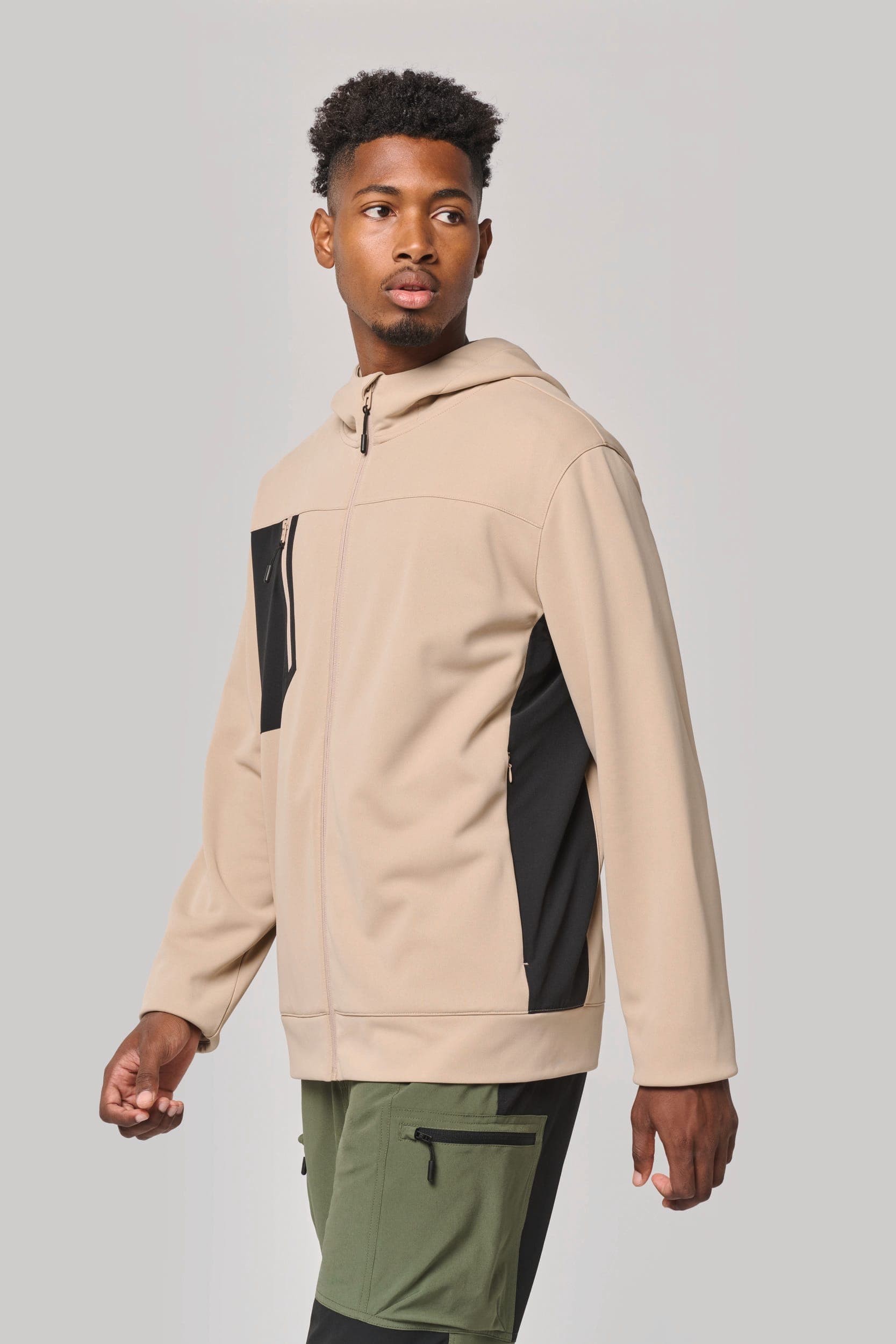 Veste outdoor zippée unisexe en situation