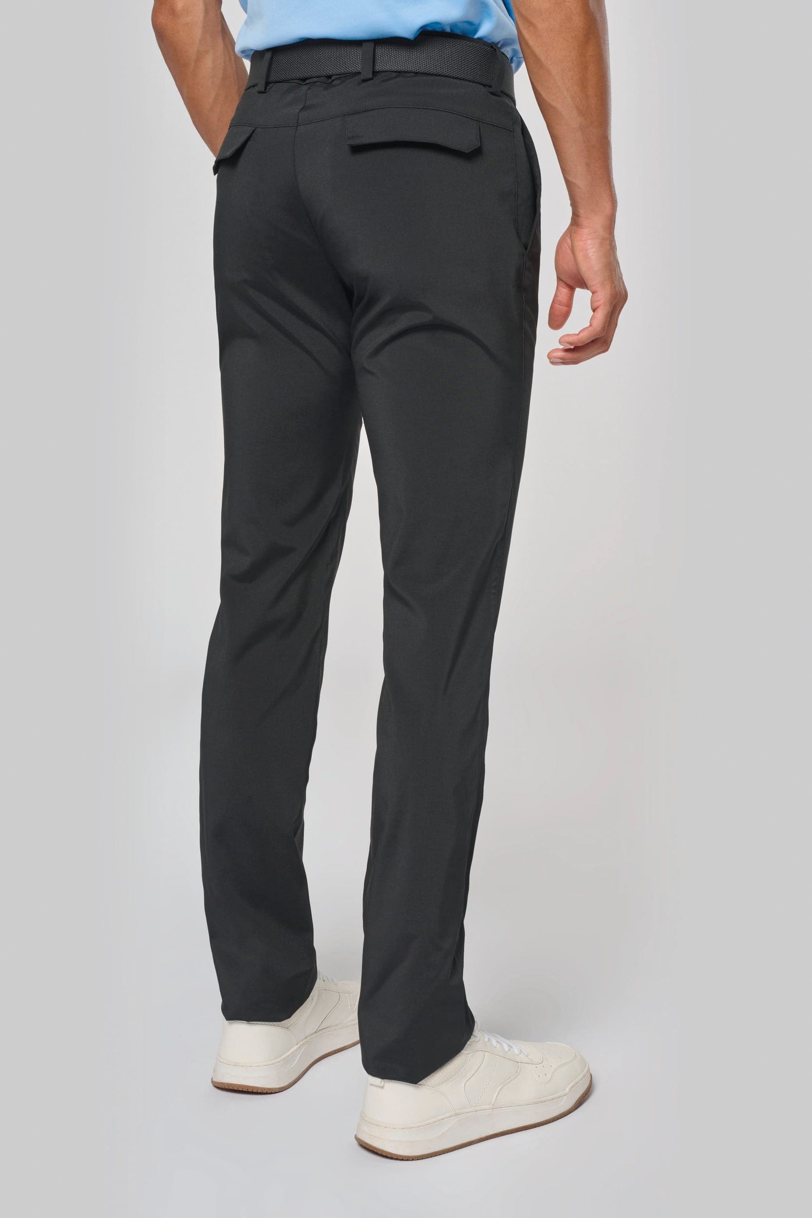 Pantalon homme en situation