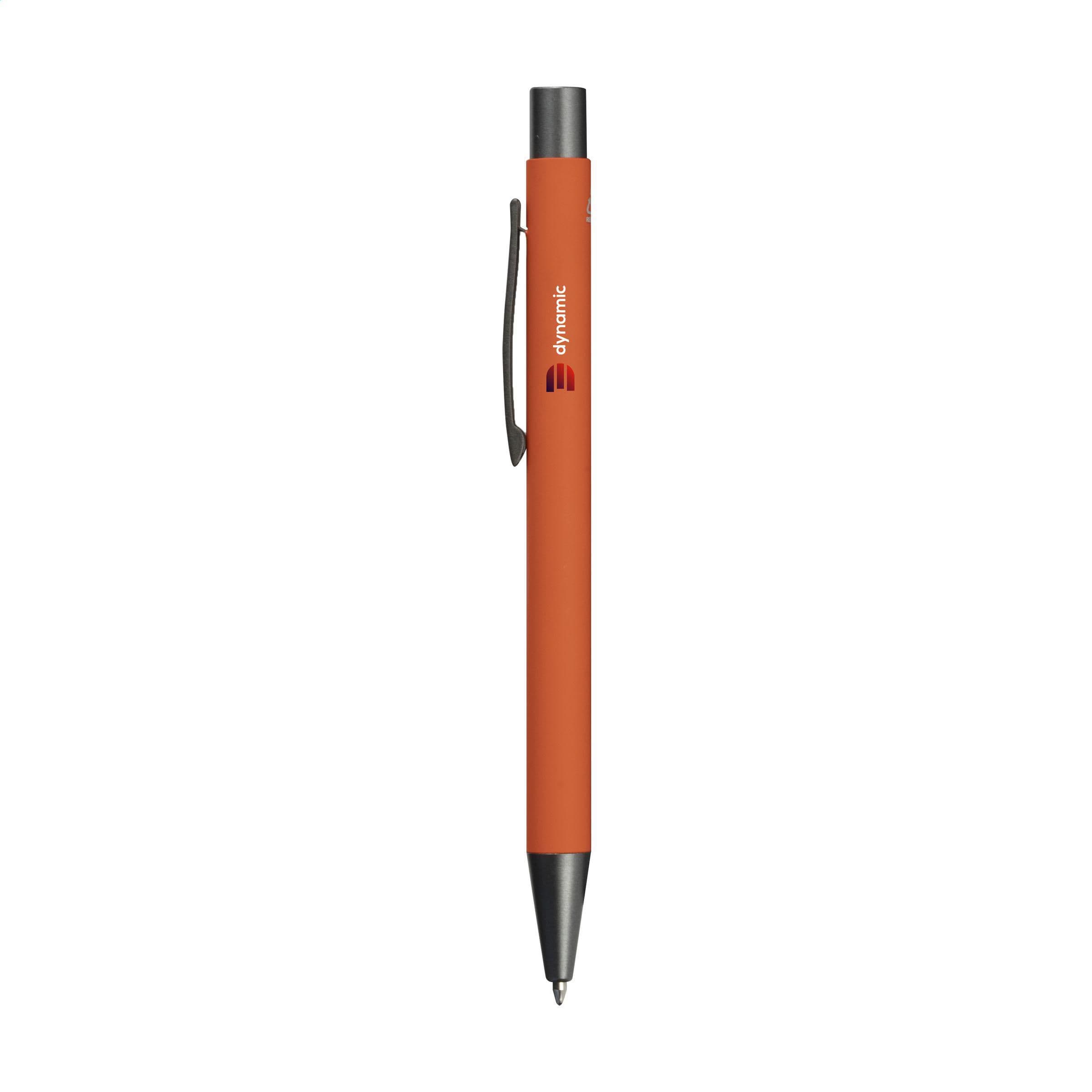 Stylo Brady Soft Touch en alu recyclé en situation