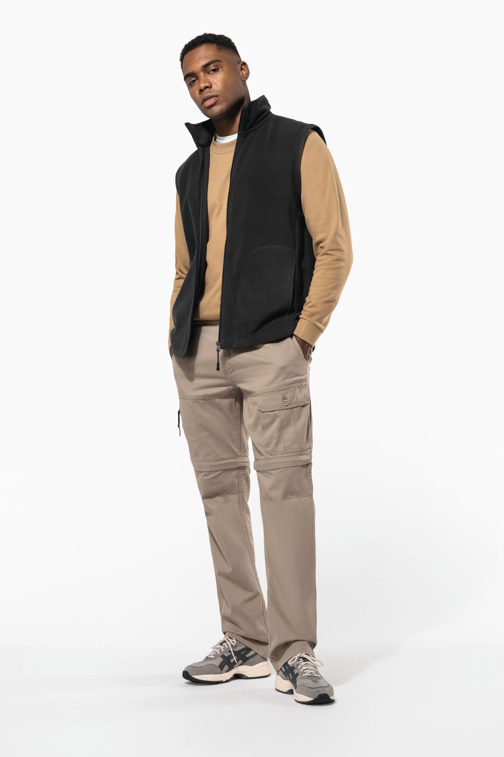 Pantalon 2 en 1 multipoches homme en situation