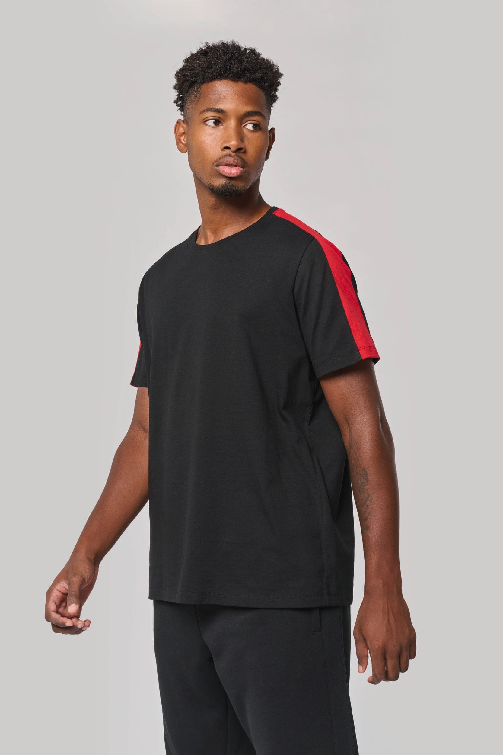 T-shirt teamwear unisexe en situation