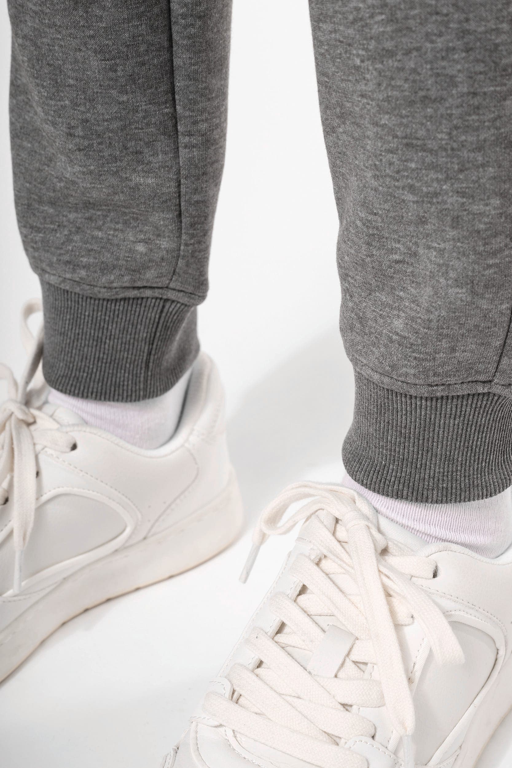 Pantalon de jogging à poches multisports enfant en situation