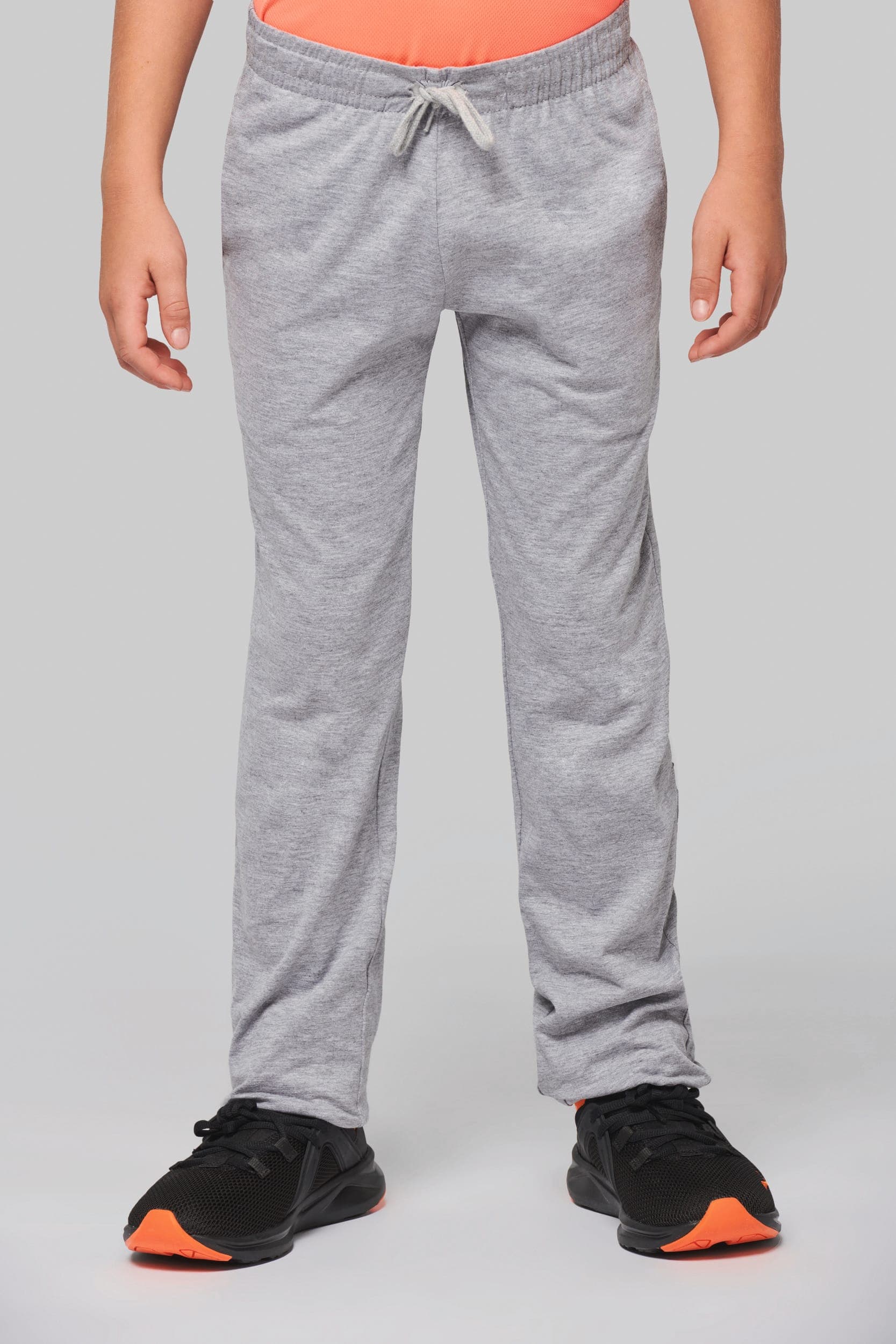 Pantalon de jogging en coton léger enfant en situation