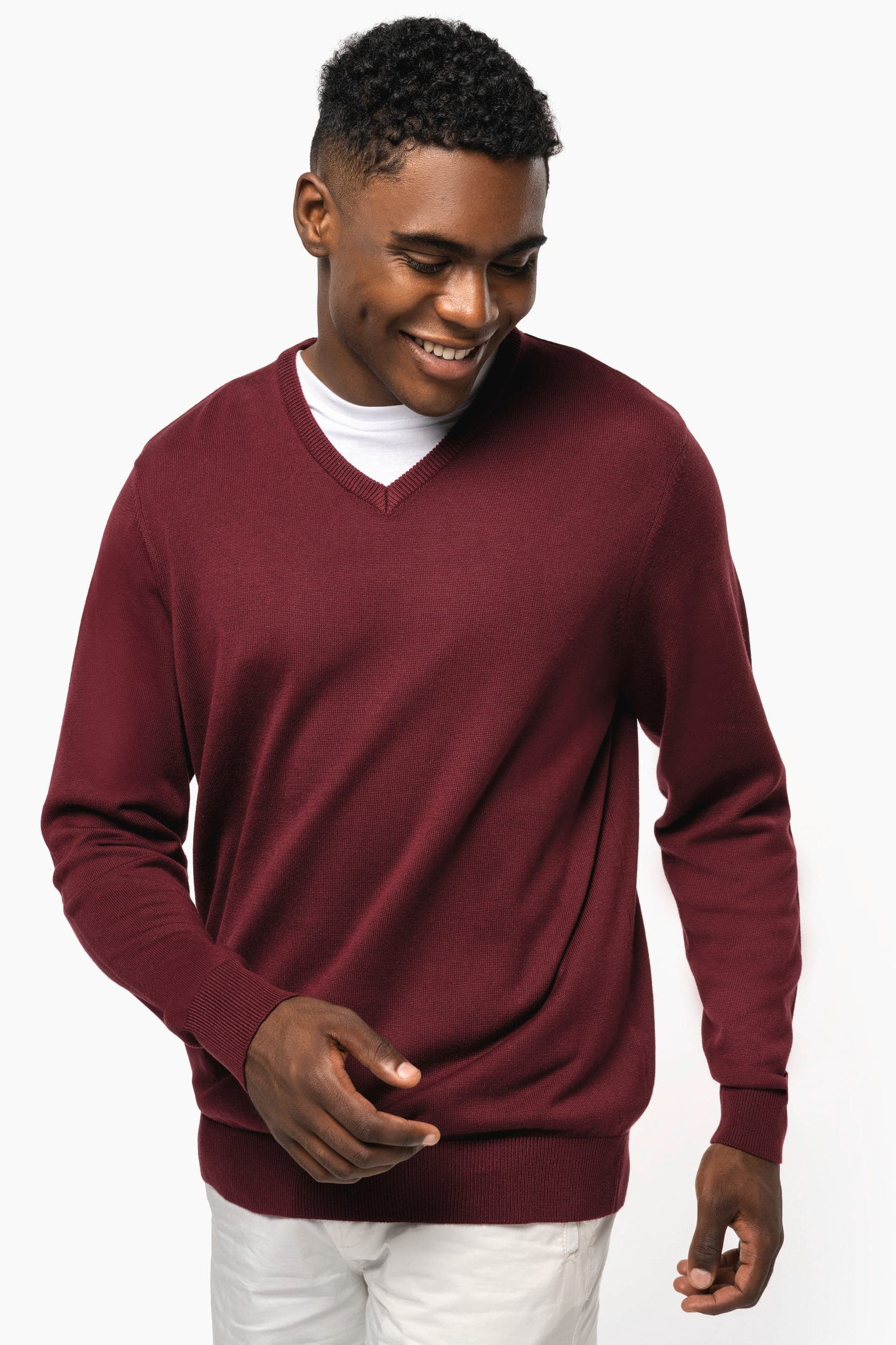 Pull col V homme en situation