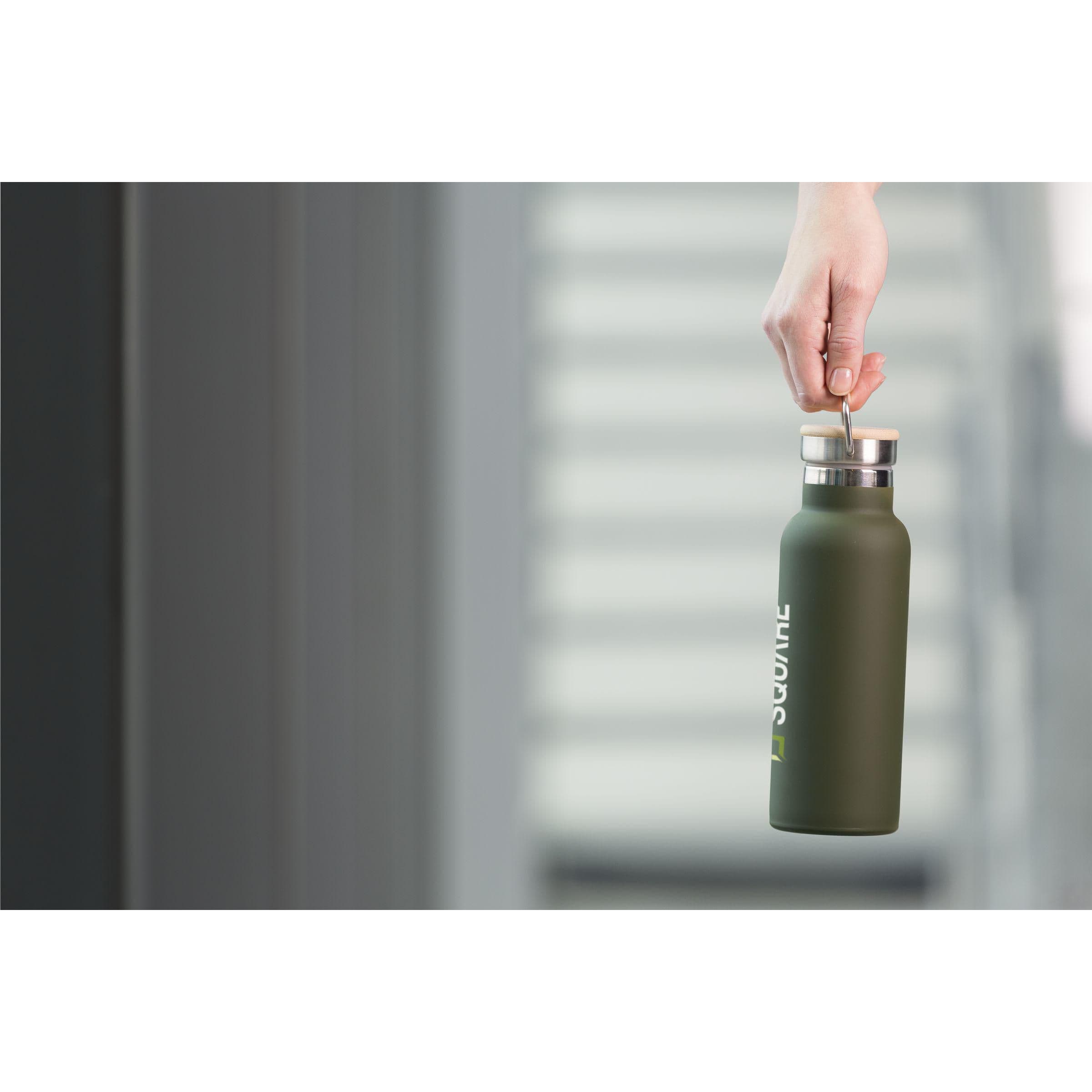 Bouteille Nordvik en acier recyclé RCS 500 ml en situation