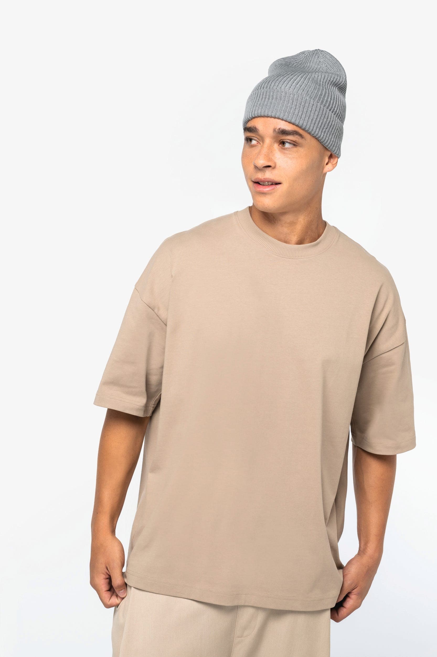 T-shirt écoresponsable oversize unisexe en situation