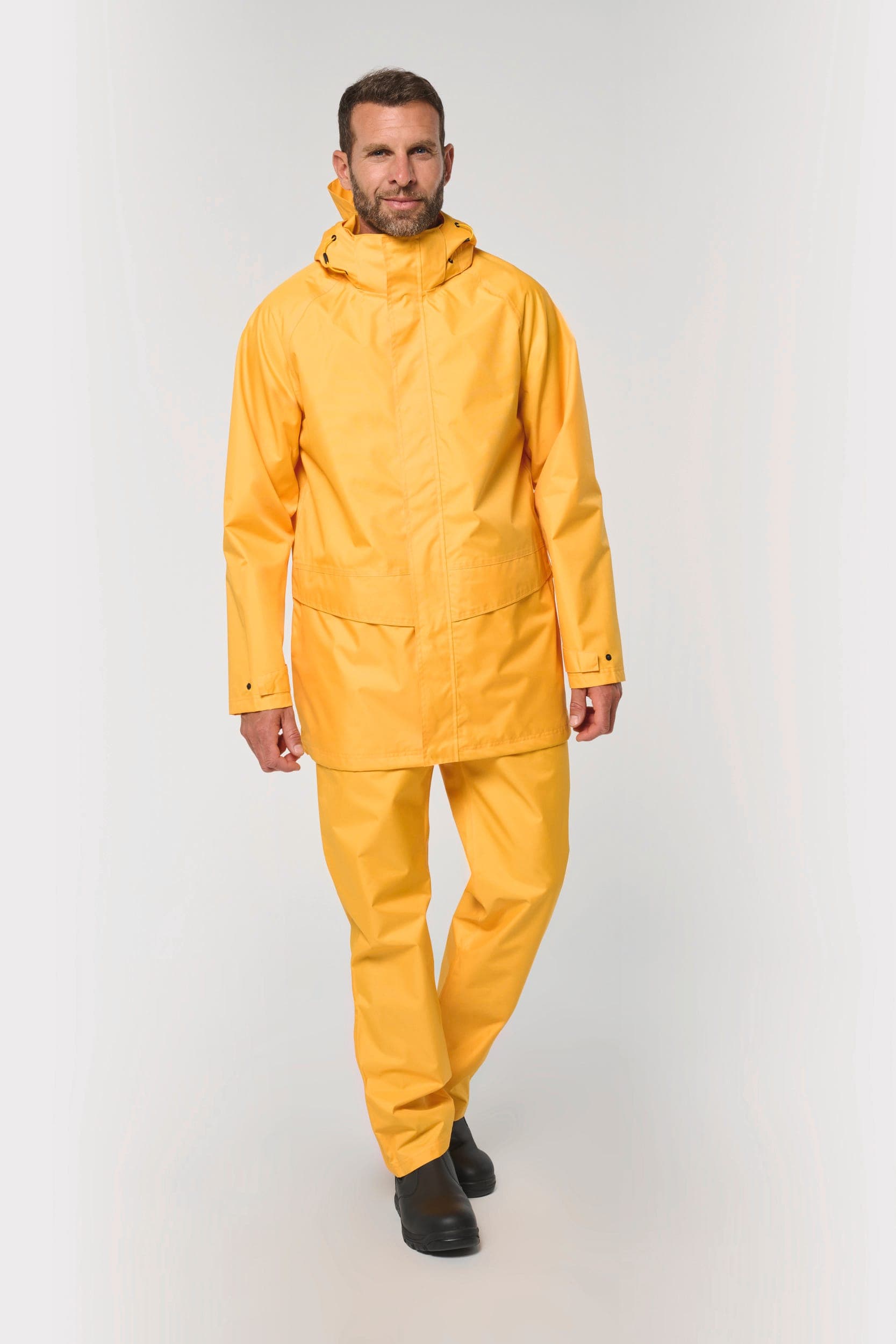 Veste de pluie unisexe en situation
