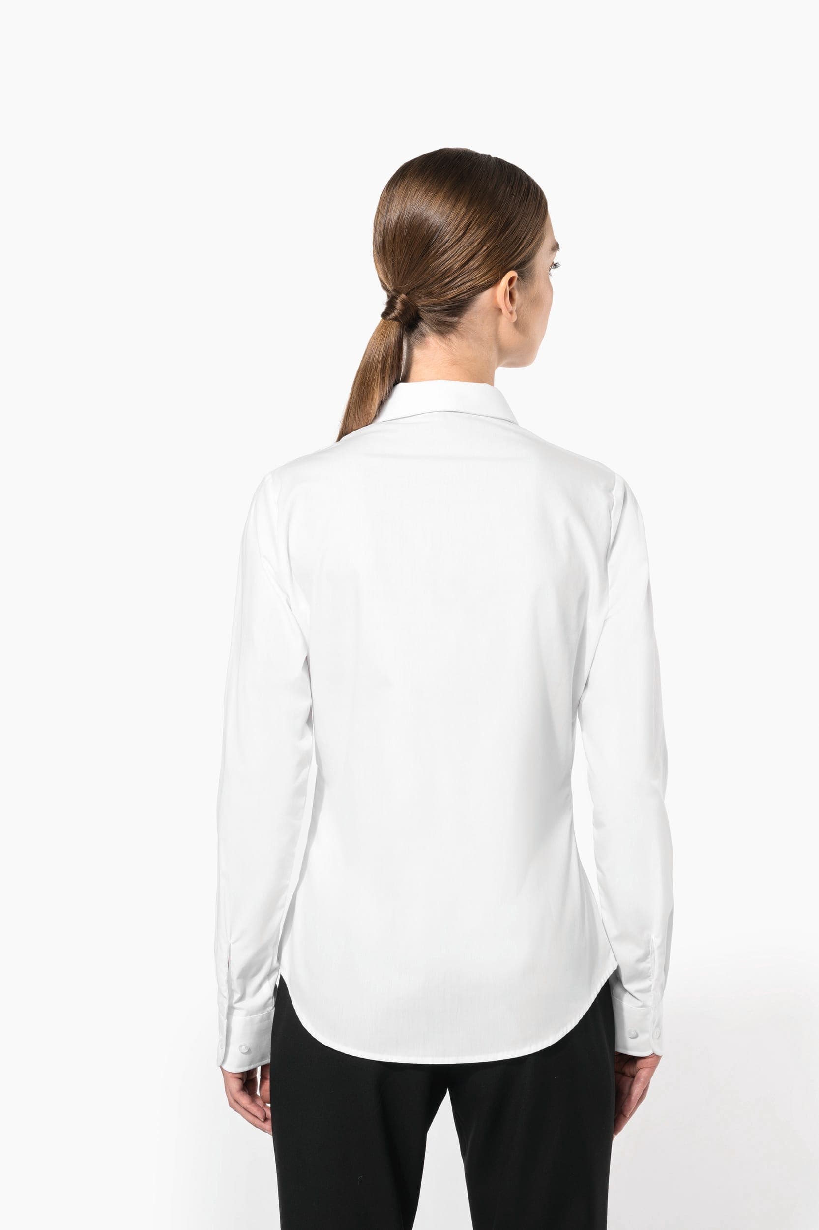 Chemise popeline manches longues femme en situation