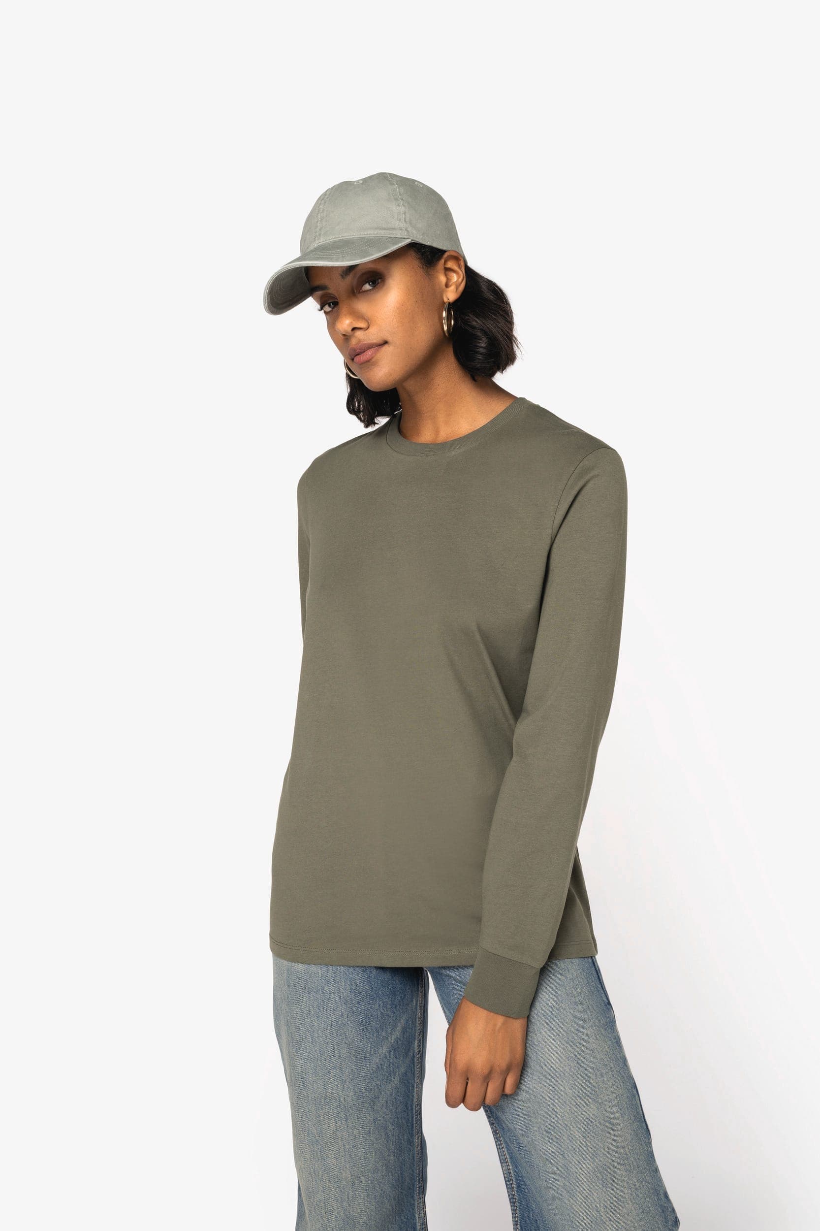 T-shirt écoresponsable manches longues unisexe en situation