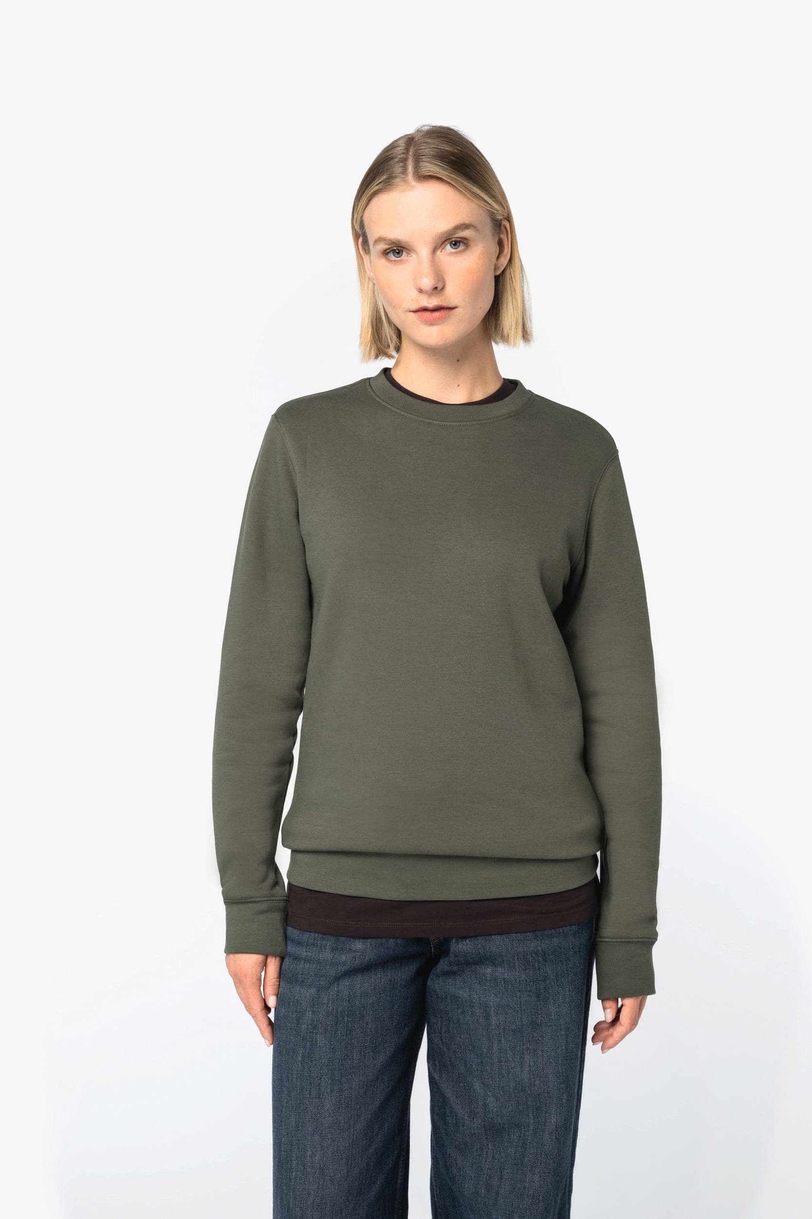 Sweat-shirt écoresponsable à col rond unisexe en situation