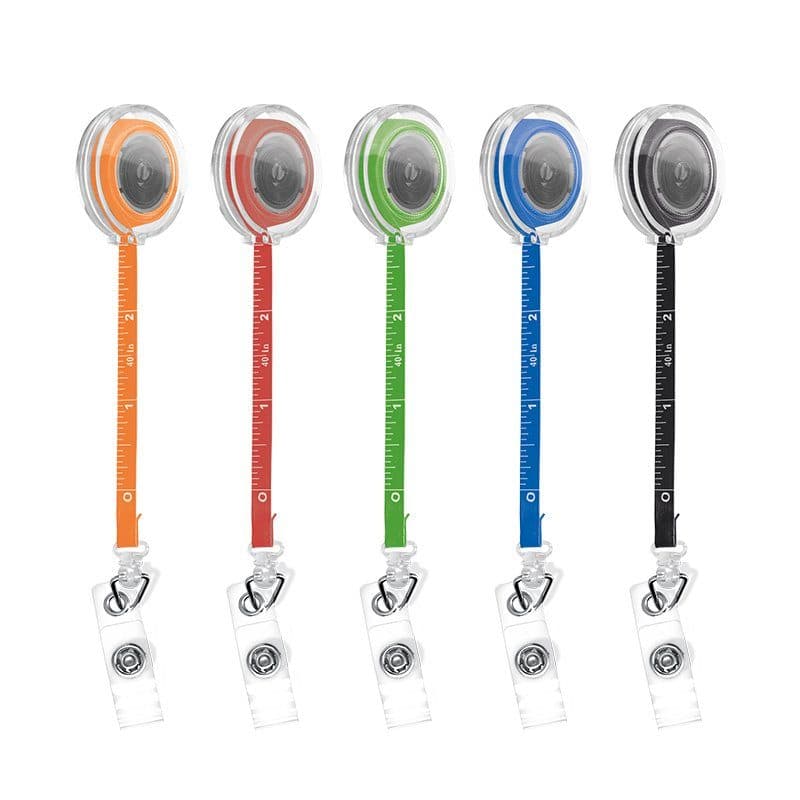 BADGE : PORTE-BADGES RETRACTABLE AVEC METRE RUBAN SOUPLE 1 m en situation