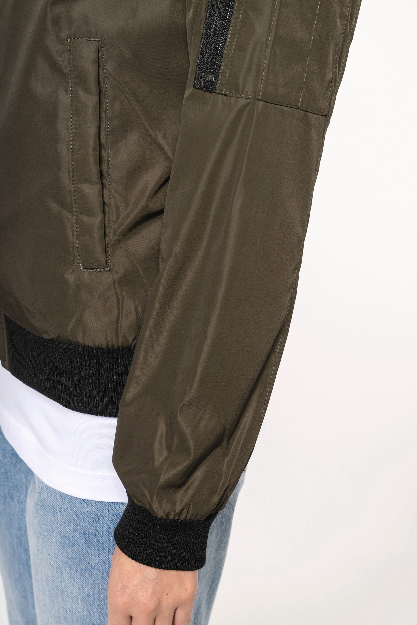 Blouson bomber femme en situation