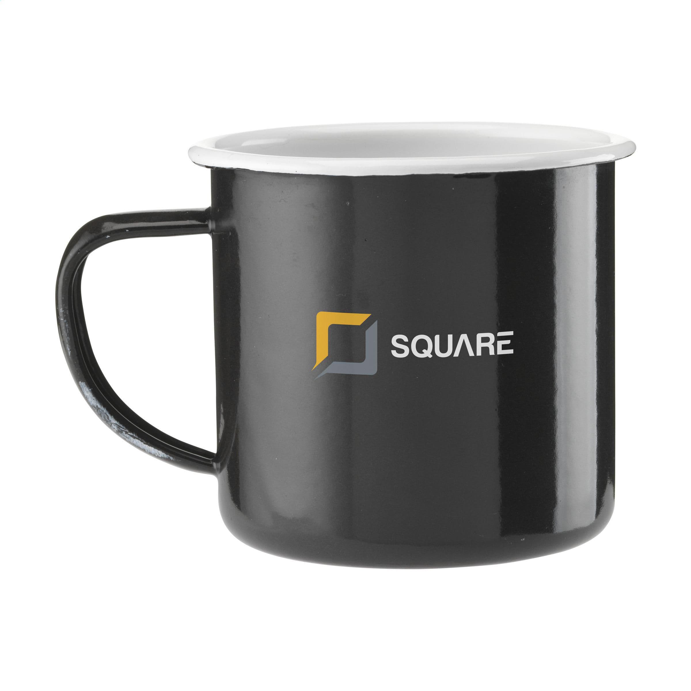 Mug Retro en émail 350 ml en situation