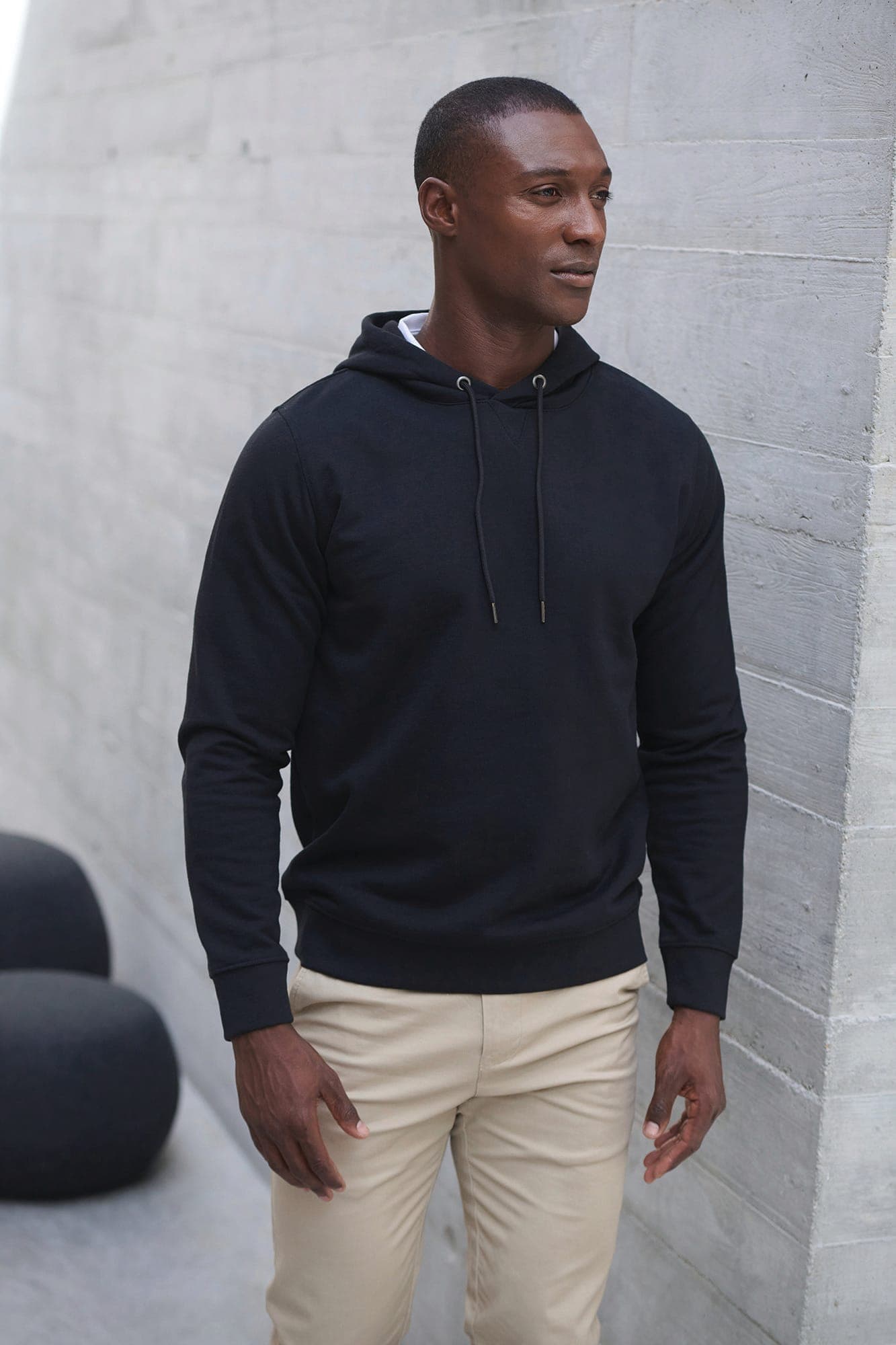 Sweat-shirt à capuche écoresponsable unisexe en situation