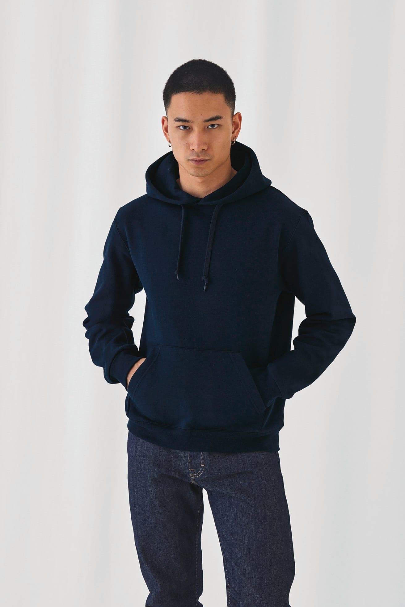Sweat-shirt capuche ID.003 en situation
