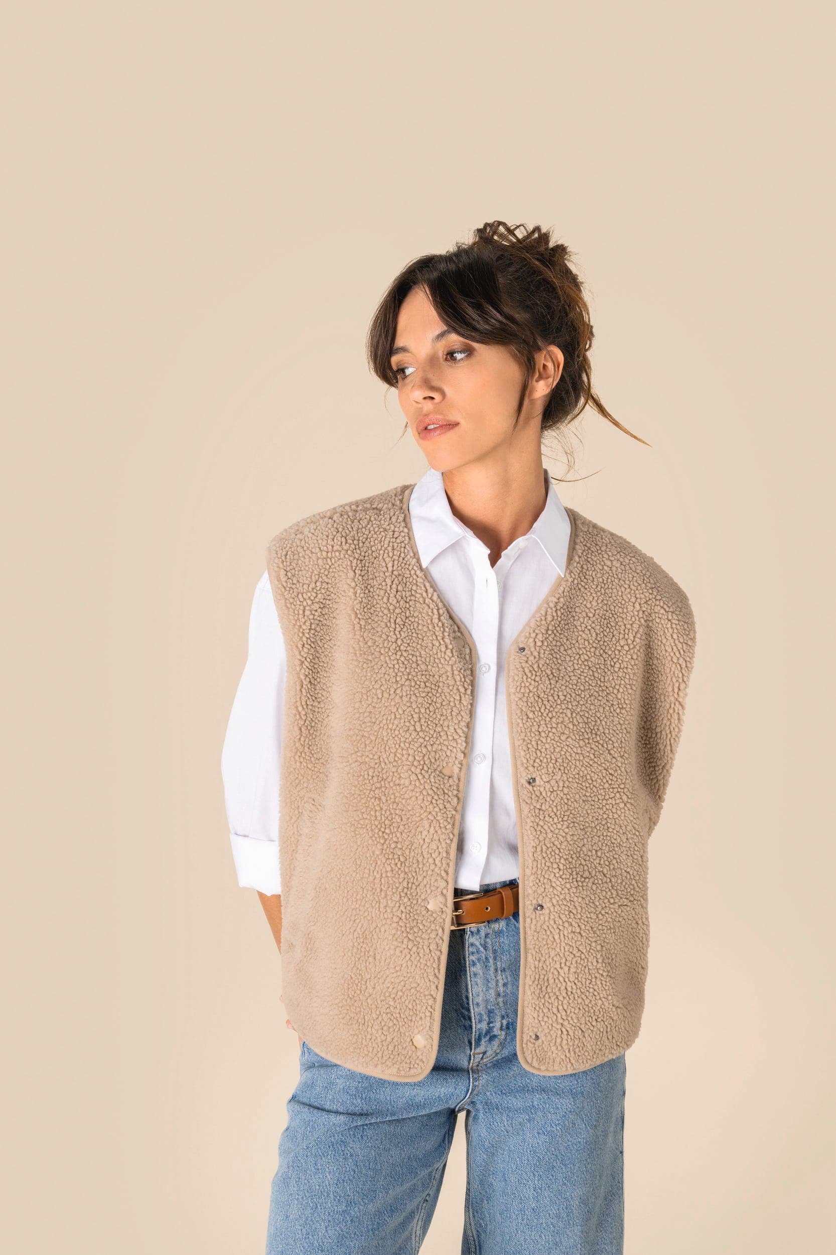 Veste sans manches en sherpa femme en situation