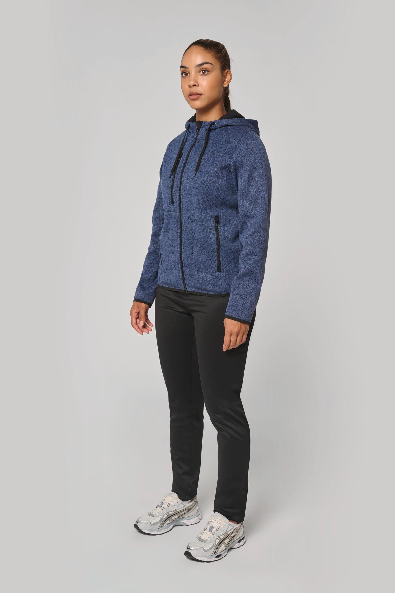 Veste à capuche chinée femme en situation