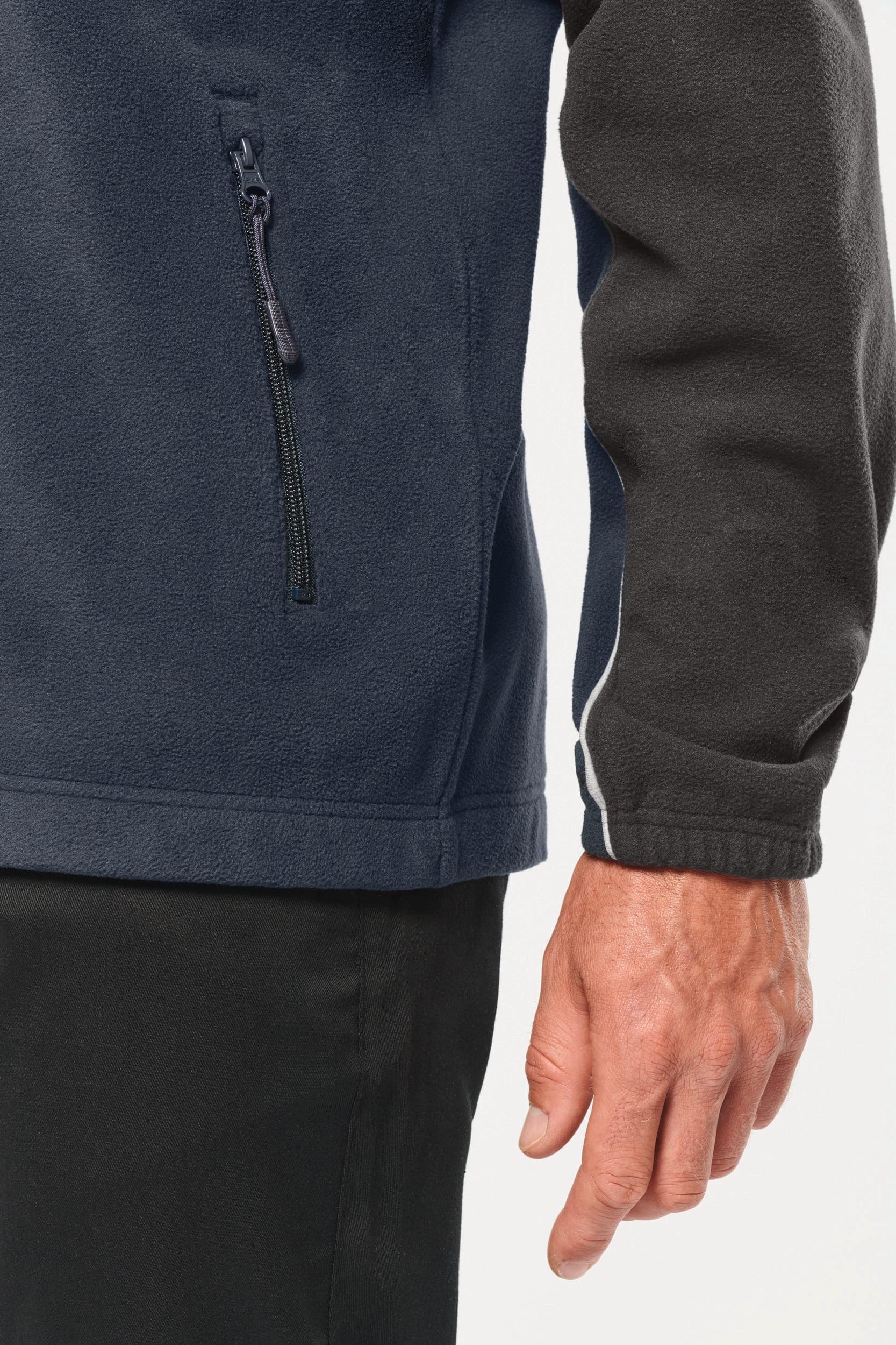 Veste micropolaire bicolore écoresponsable unisexe en situation
